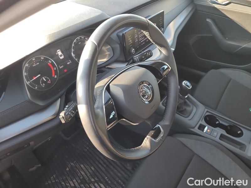  Skoda  Octavia  Lim. (NX3)(2020)  1.0TSI 81 Active #9