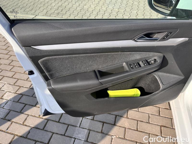  Volkswagen  Golf  VIII Lim (DA1) (2024) Var.1.0TSI 81 Life 5d #3