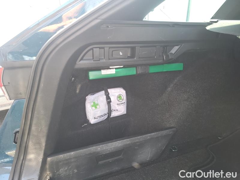  Skoda  Octavia  Combi (NX3)(2020) Oct.Combi 2.0TDI 110 Style AT #10