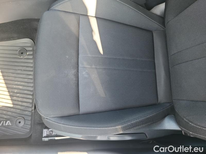  Skoda  Octavia  Combi (NX3)(2020) Oct.Combi 2.0TDI 110 Style AT #4