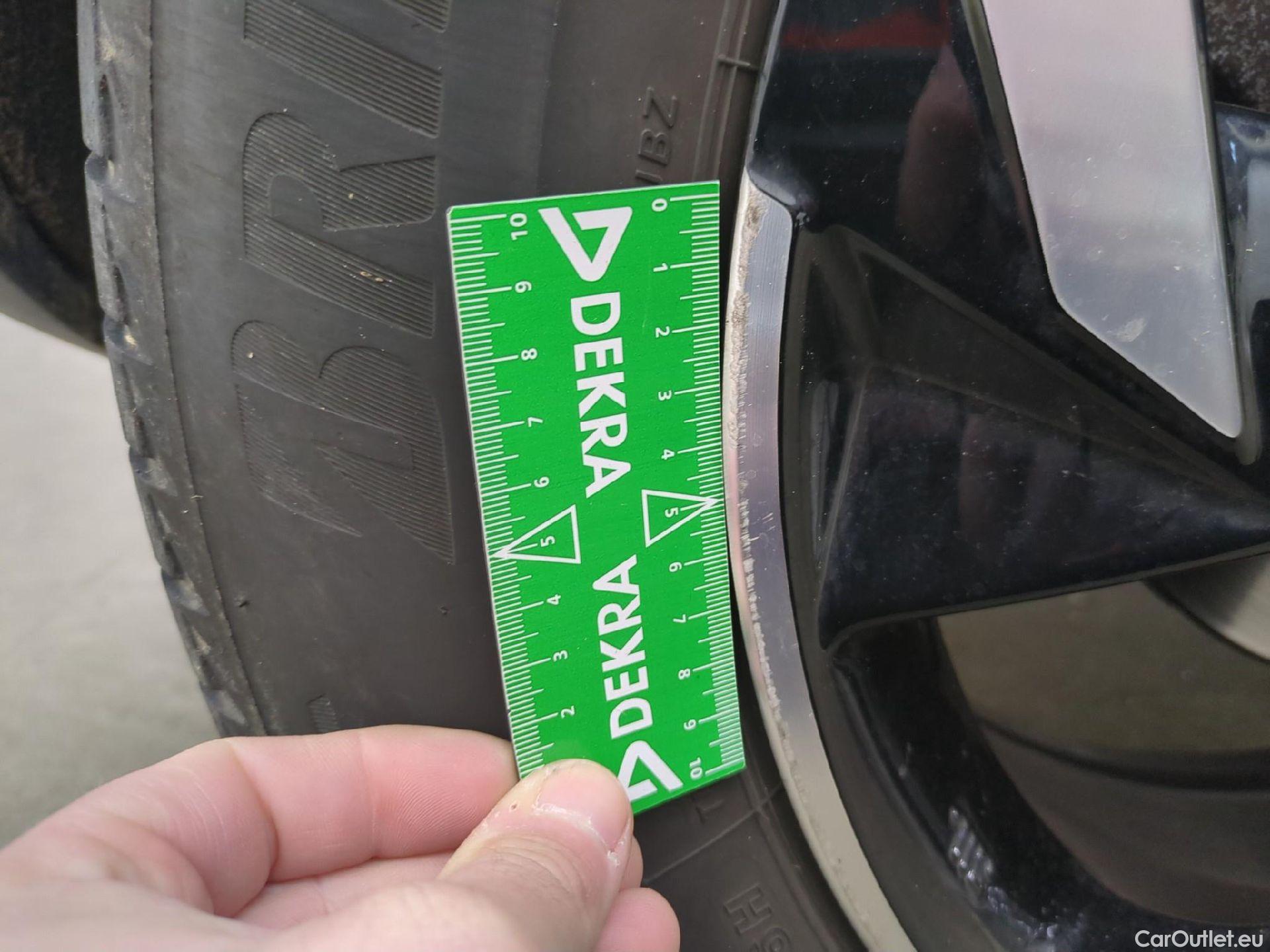  Nissan  Juke NISSAN  / 2019 / 5P / Crossover Hybrid 143 Business+ COMMITMENT DEAL LOT 700 #4