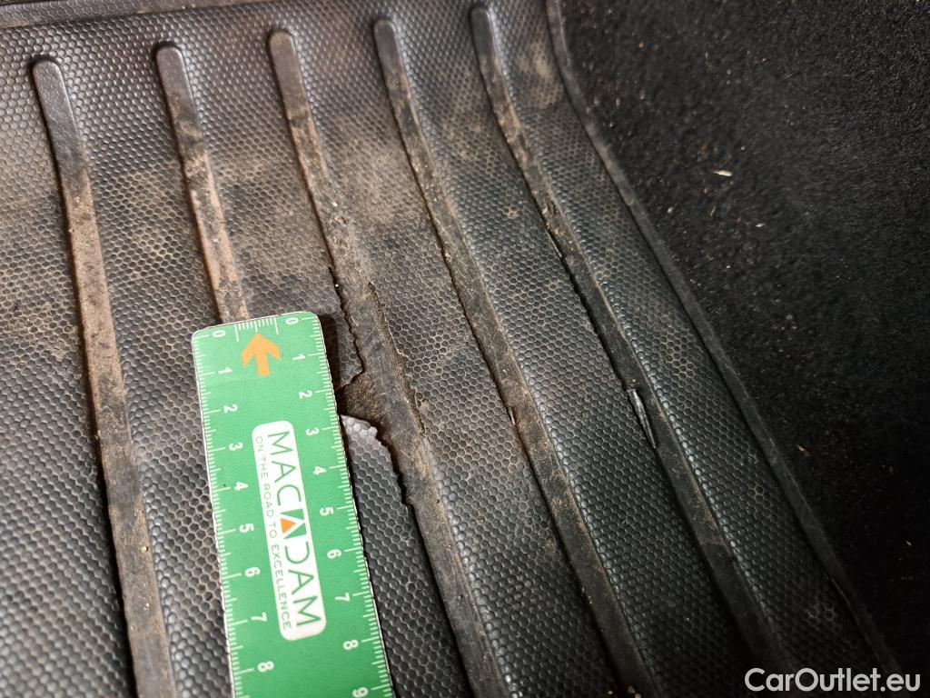  Peugeot  208  Active Business 1.2 PureTech 75CV BVM5 E6d #28