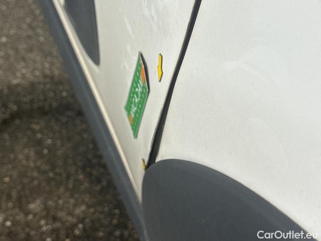  Citroen  C3  Société Feel Nav 1.2 PureTech 80CV BVM5 E6 #4