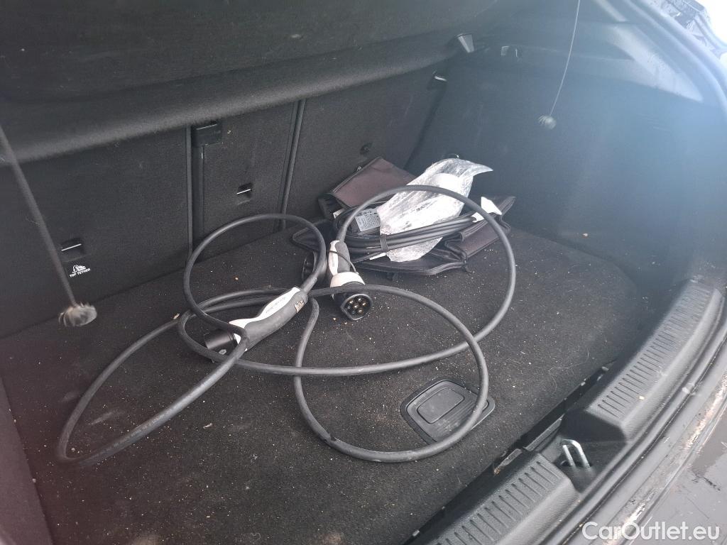  Mercedes  A-Klasse MERCEDES-BENZ Classe A Compact / 2018 / 5P / Berline A 250 e Business Line 8G-DCT #32