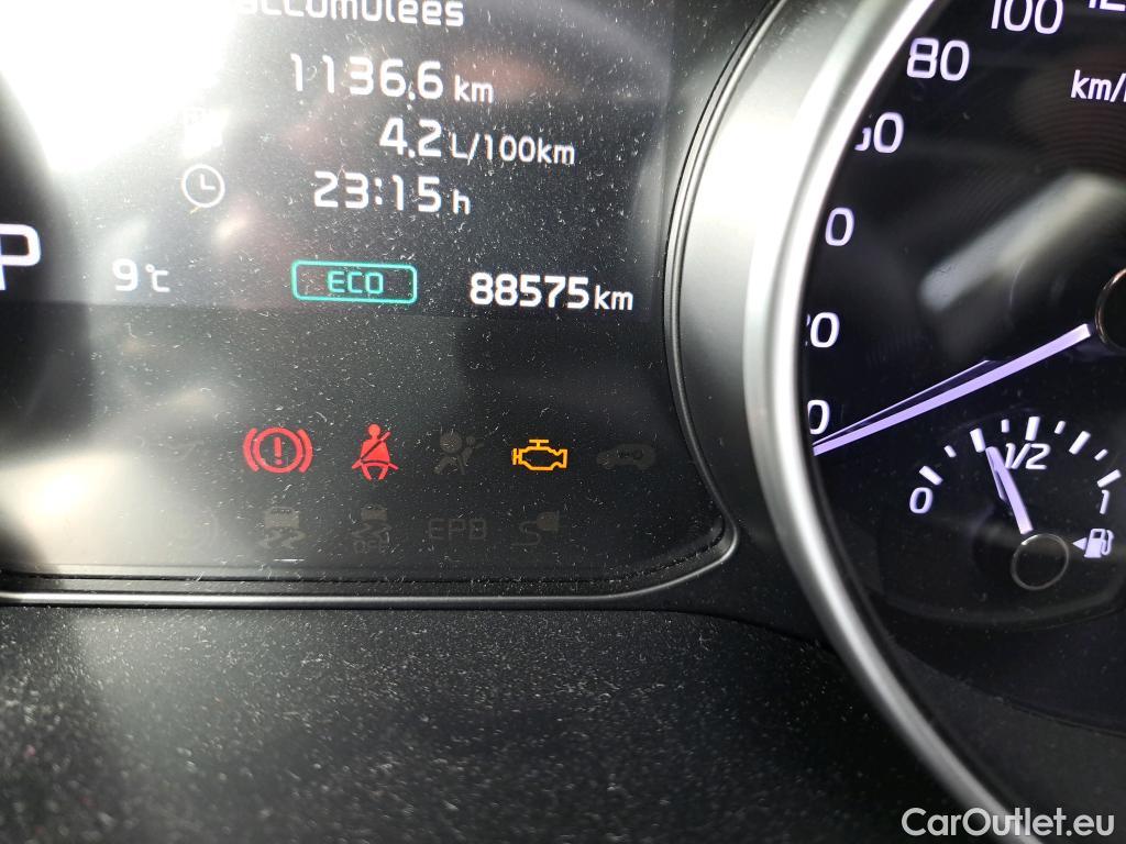  KIA  XCeed KIA  / 2019 / 5P / Crossover 1.6 GDI ISG ISG PHEV ACTIVE BUS DCT6 #8