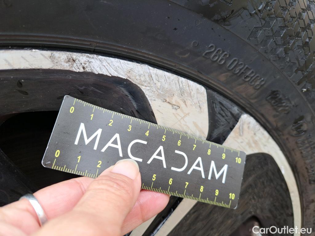  KIA  XCeed KIA  / 2019 / 5P / Crossover 1.6 GDI ISG ISG PHEV ACTIVE BUS DCT6 #7