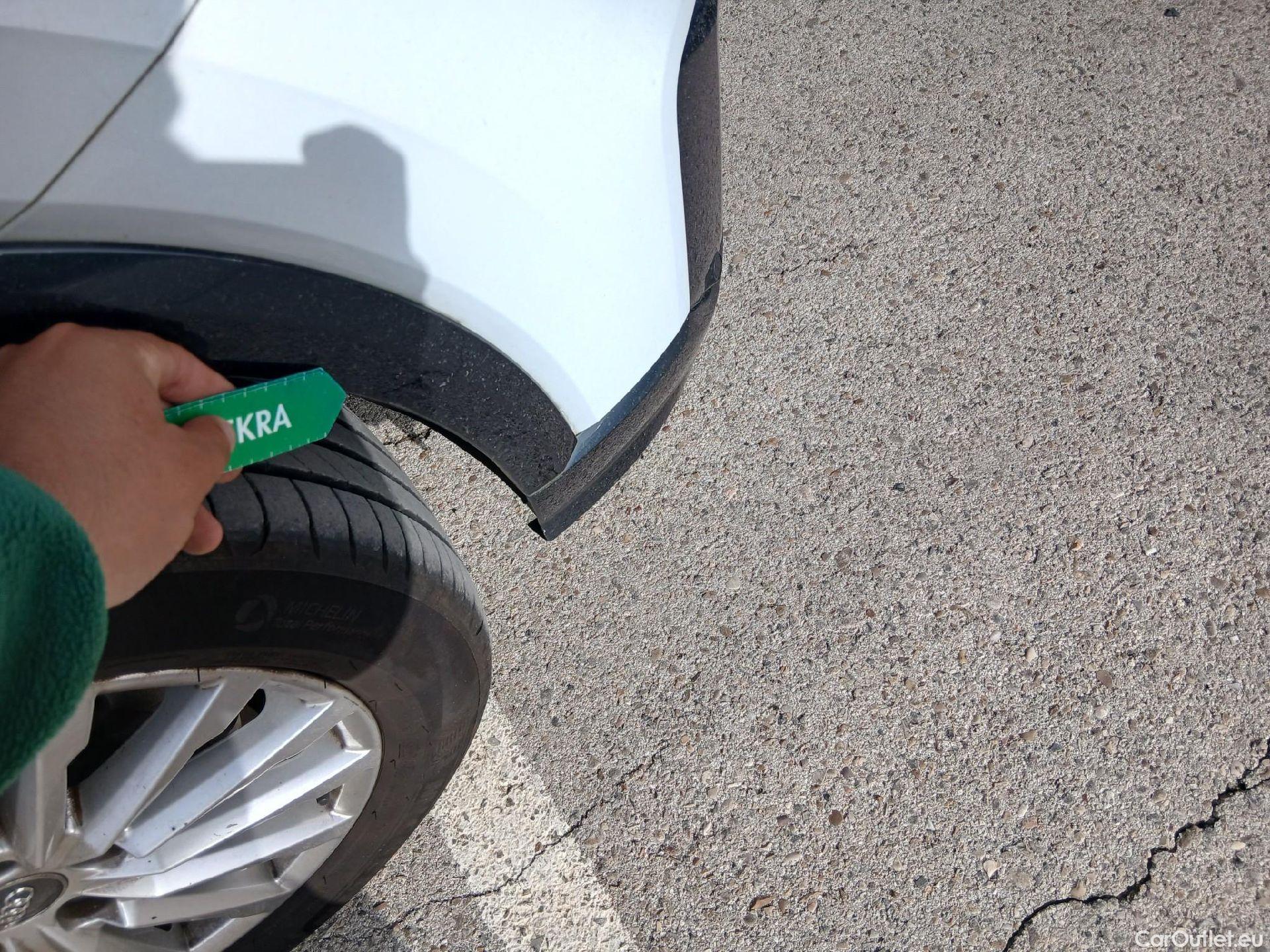  Audi  Q2 AUDI  / 2016 / 5P / todoterreno Design 30 TFSI 85kW (116CV) #22