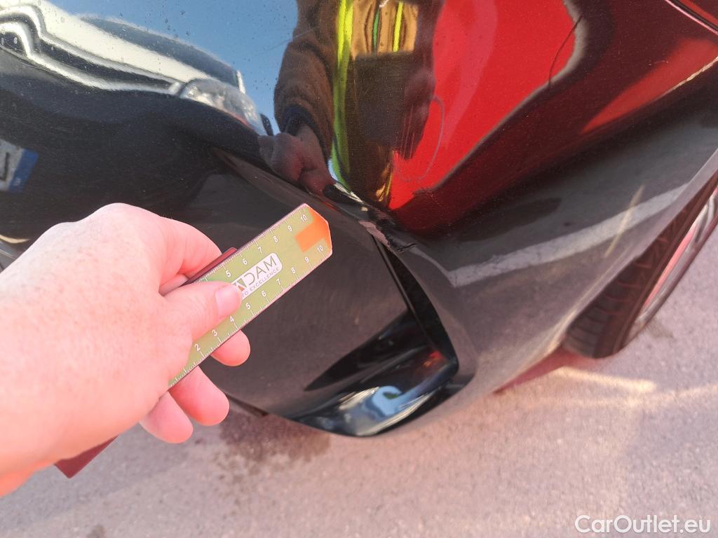  Bmw  Serie 1 BMW  / 2019 / 5P / berlina con portón 116d #37