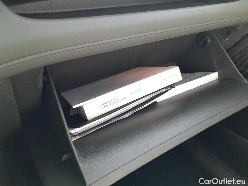  Hyundai  Santa Fe HYUNDAI  / 2021 / 5P / todoterreno 1.6 TGDi PHEV Style Auto 4x4 #25