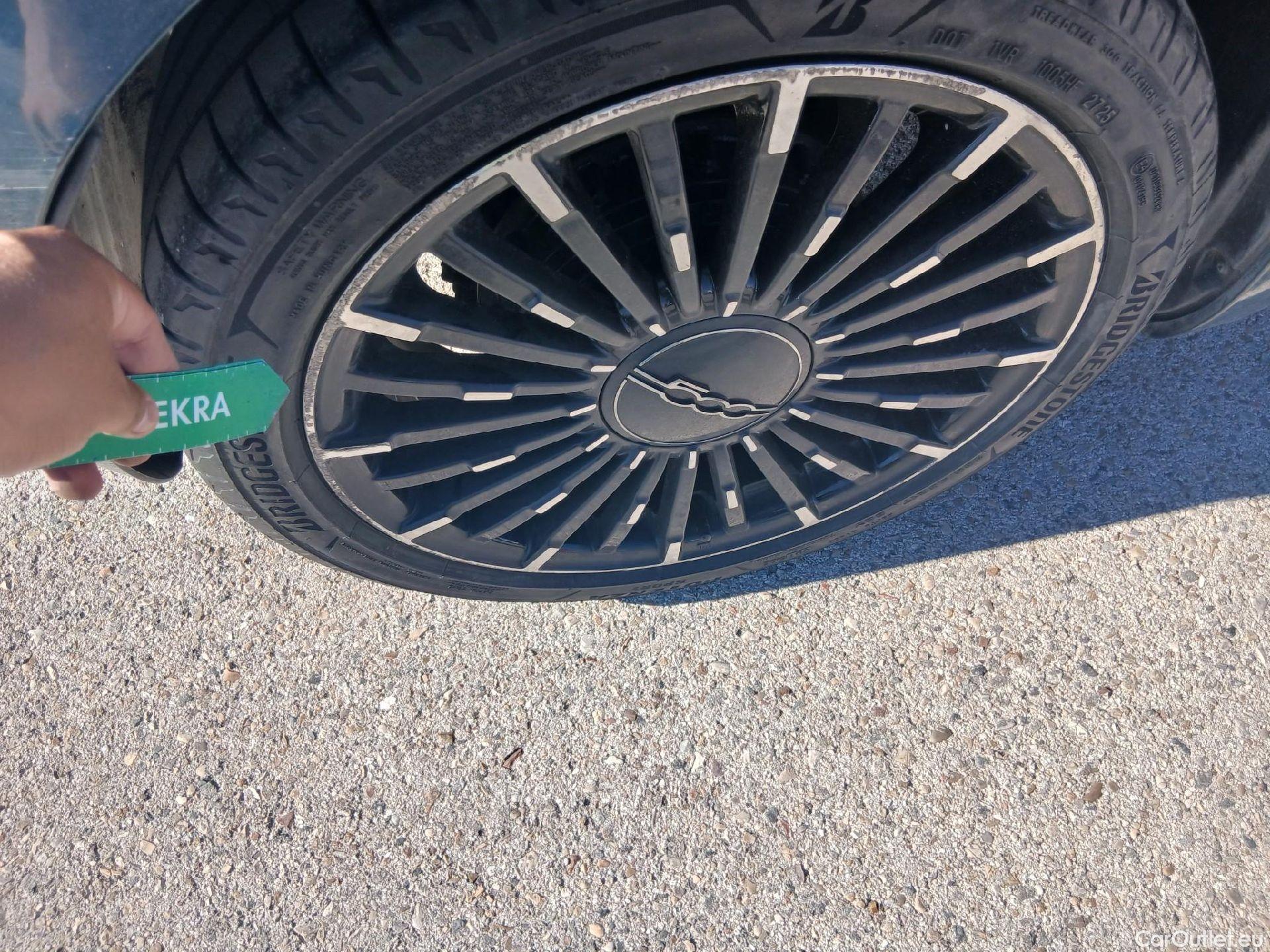  Fiat  500 FIAT  / 2020 / 3P / berlina con portón laPrima Hb 320km 85kW (118CV)(SL)(SP) #19