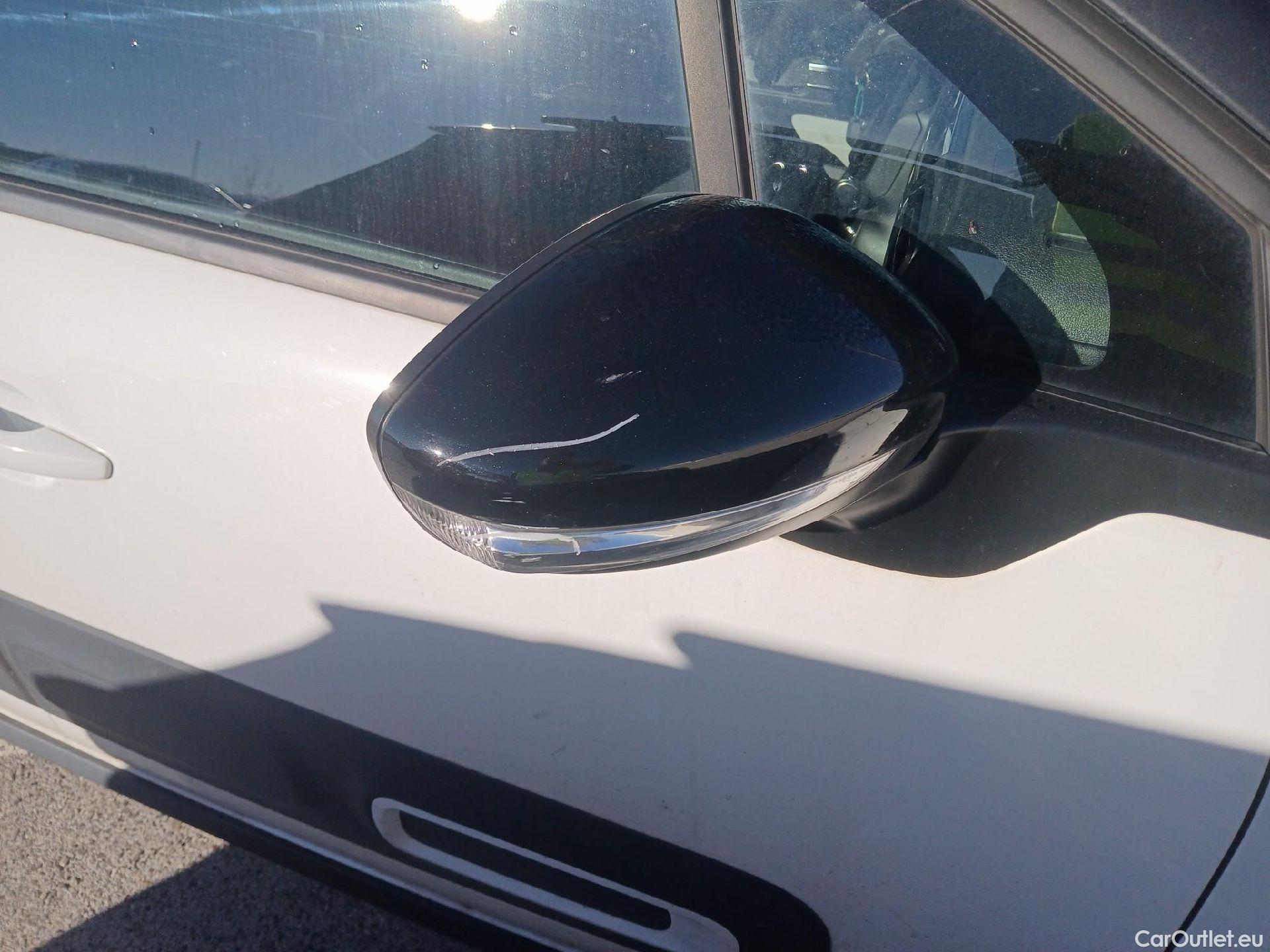  Citroen  C3 CITROEN  / 2020 / 5P / berlina con portón PureTech 81KW (110CV) S&S Feel Pack (AC2) #36