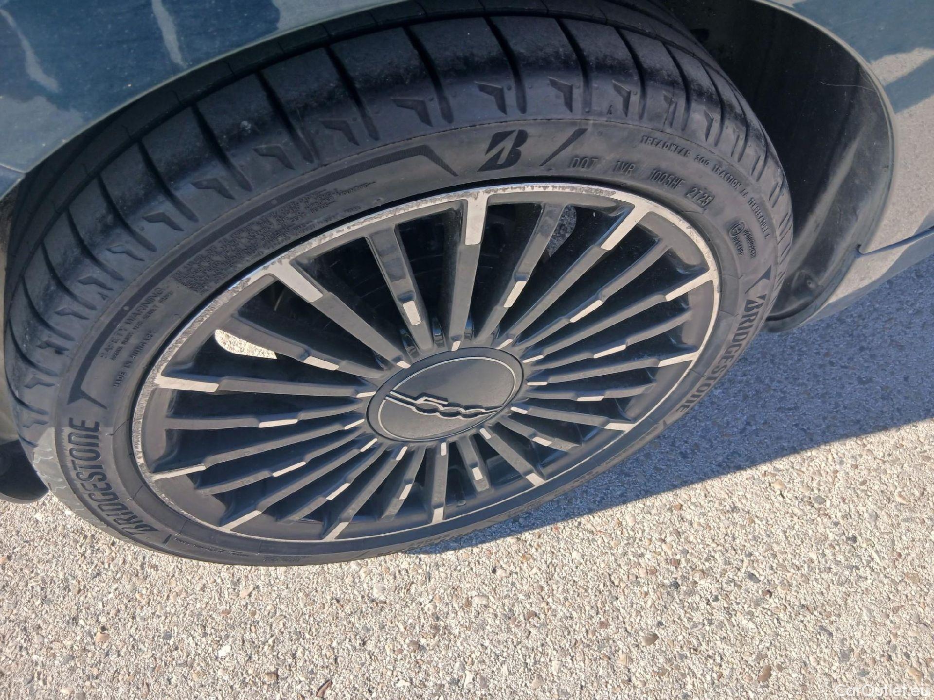  Fiat  500 FIAT  / 2020 / 3P / berlina con portón laPrima Hb 320km 85kW (118CV)(SL)(SP) #18