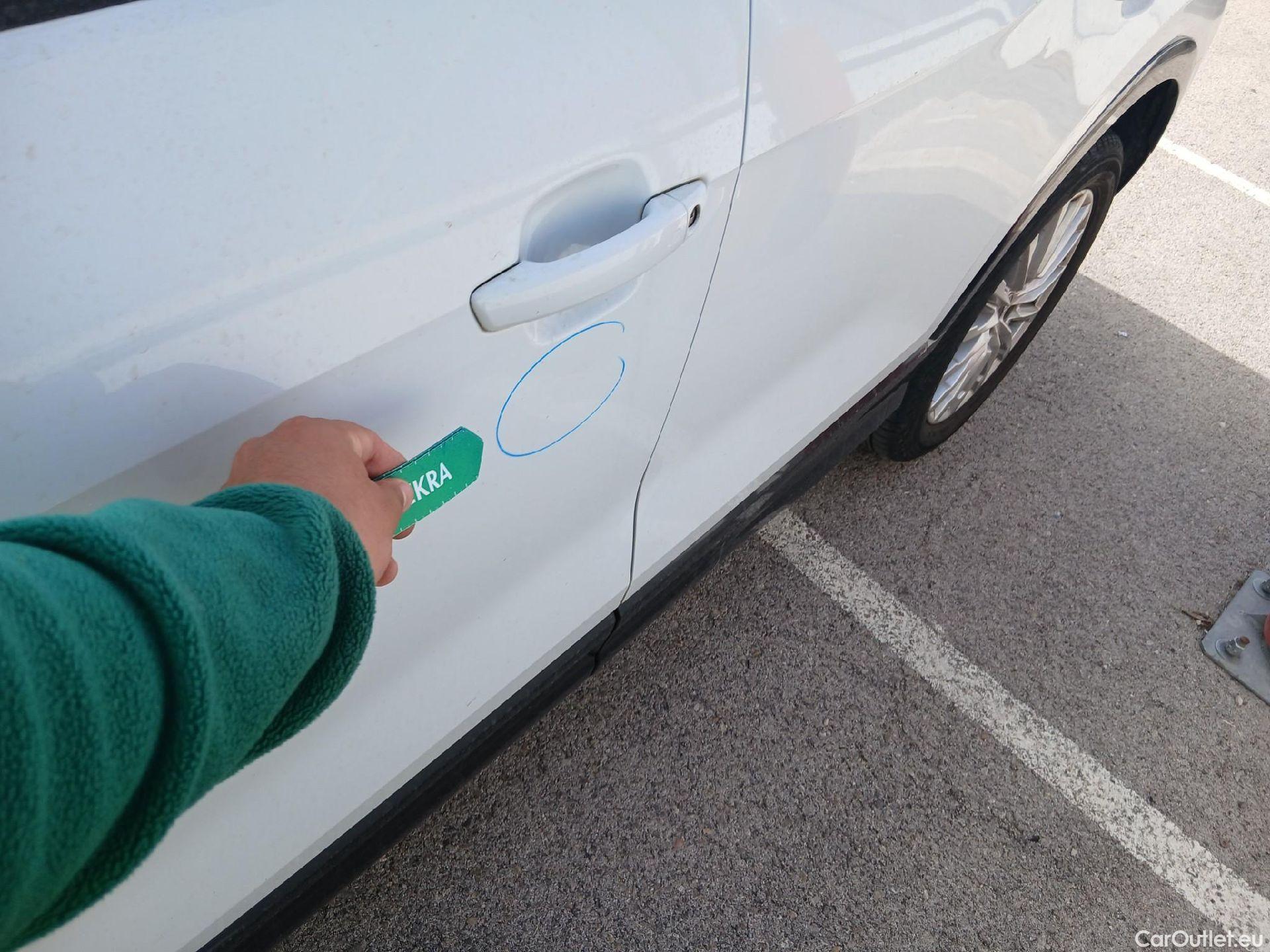  Audi  Q2 AUDI  / 2016 / 5P / todoterreno Design 30 TFSI 85kW (116CV) #10