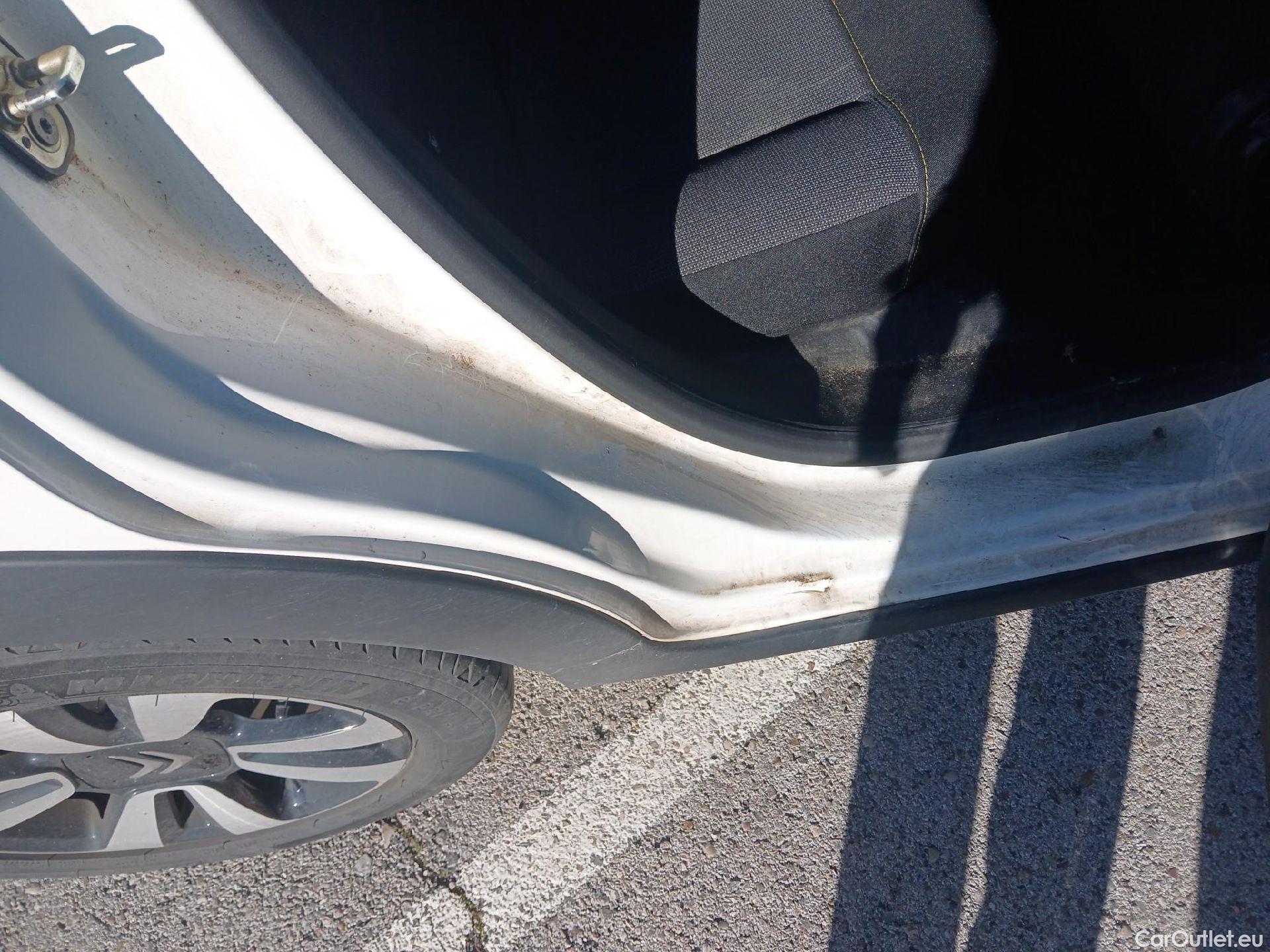  Citroen  C3 CITROEN  / 2020 / 5P / berlina con portón PureTech 81KW (110CV) S&S Feel Pack (AC2) #32