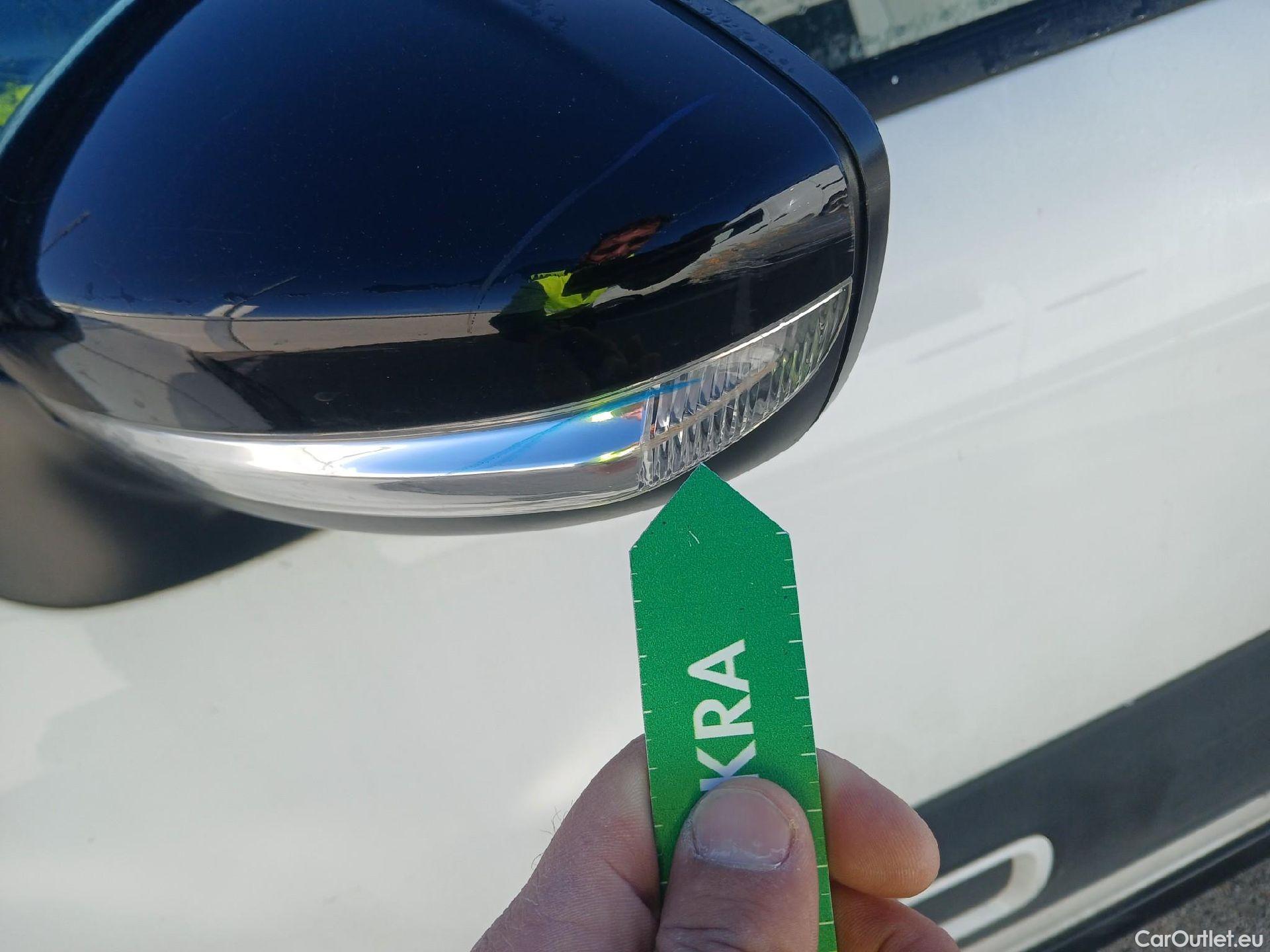  Citroen  C3 CITROEN  / 2020 / 5P / berlina con portón PureTech 81KW (110CV) S&S Feel Pack (AC2) #16