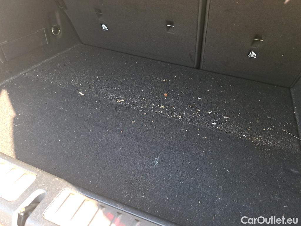  Bmw  Serie 1 BMW  / 2019 / 5P / berlina con portón 116d #23