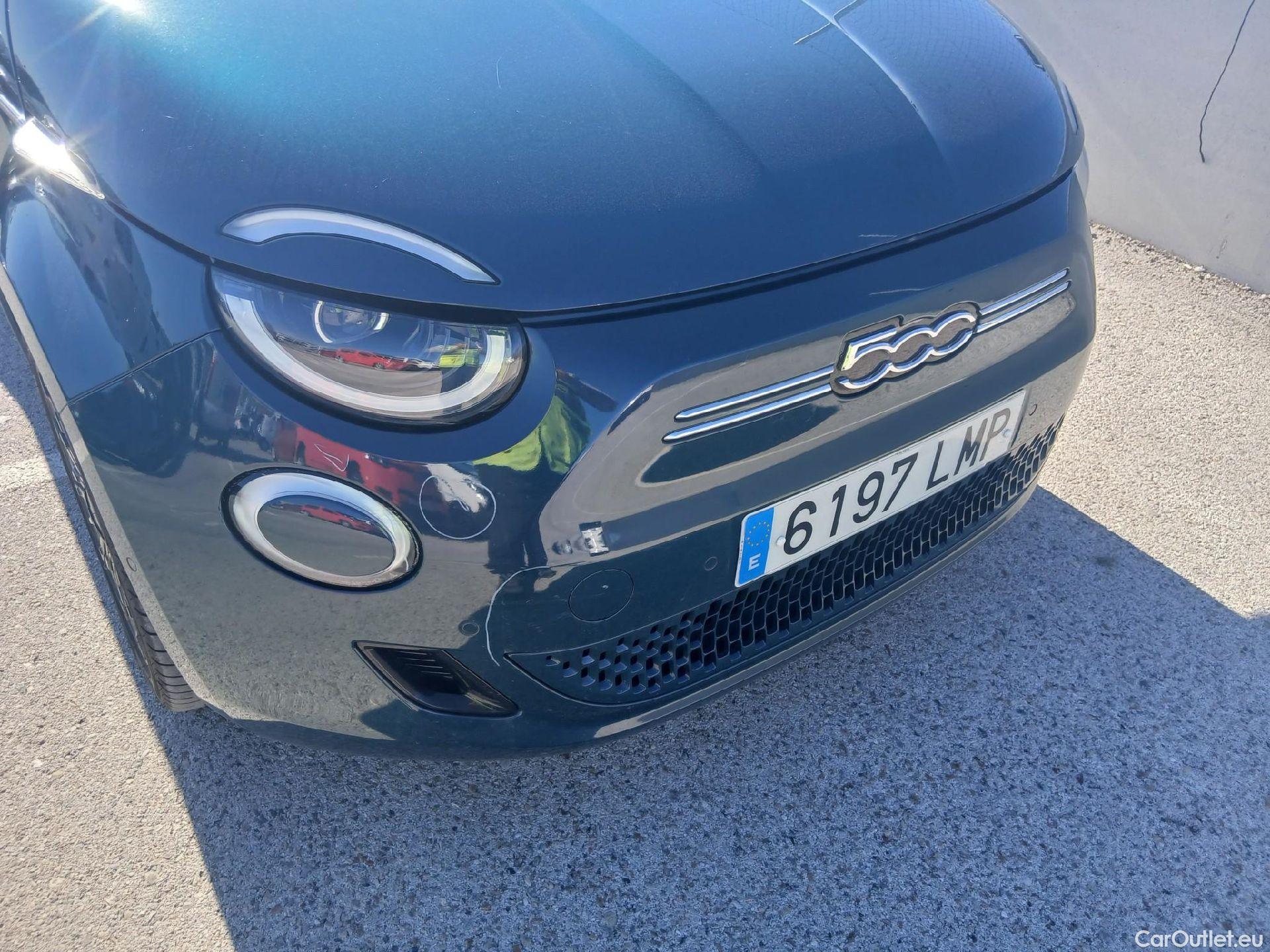  Fiat  500 FIAT  / 2020 / 3P / berlina con portón laPrima Hb 320km 85kW (118CV)(SL)(SP) #4