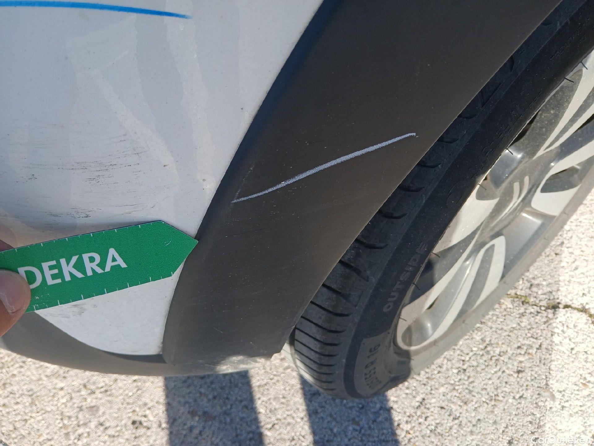  Citroen  C3 CITROEN  / 2020 / 5P / berlina con portón PureTech 81KW (110CV) S&S Feel Pack (AC2) #27