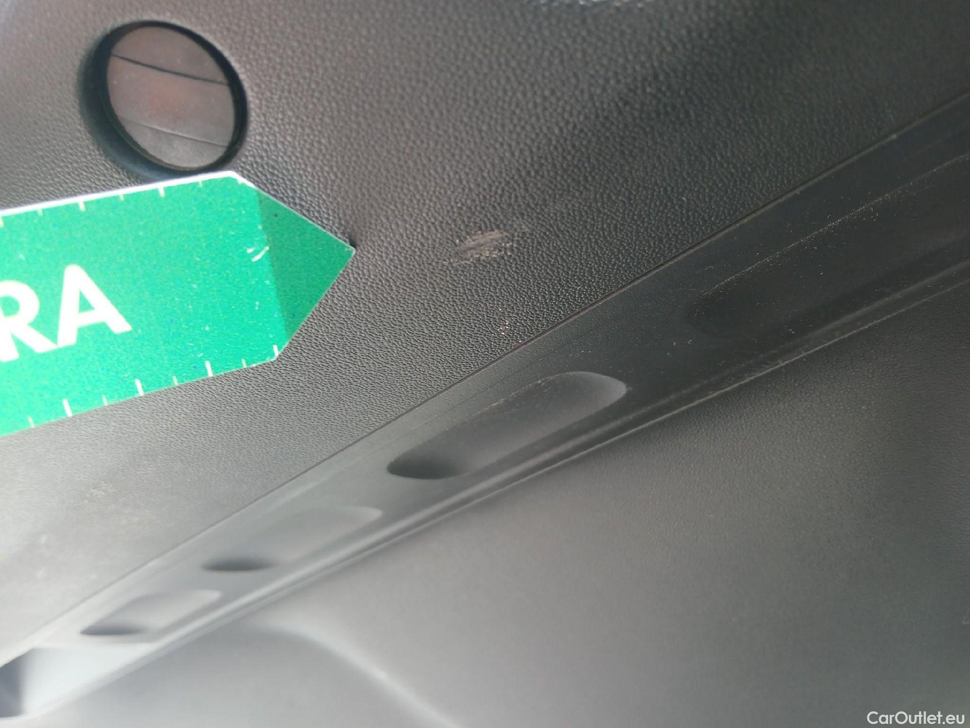  Citroen  C3 CITROEN  / 2020 / 5P / berlina con portón PureTech 81KW (110CV) S&S Feel Pack (AC2) #3