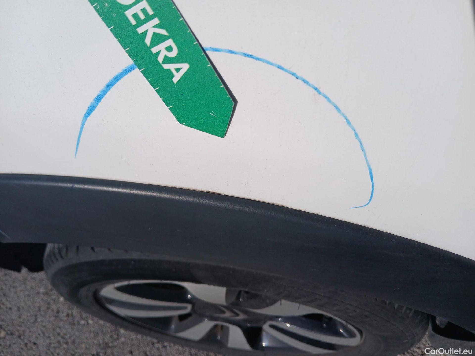  Citroen  C3 CITROEN  / 2020 / 5P / berlina con portón PureTech 81KW (110CV) S&S Feel Pack (AC2) #30