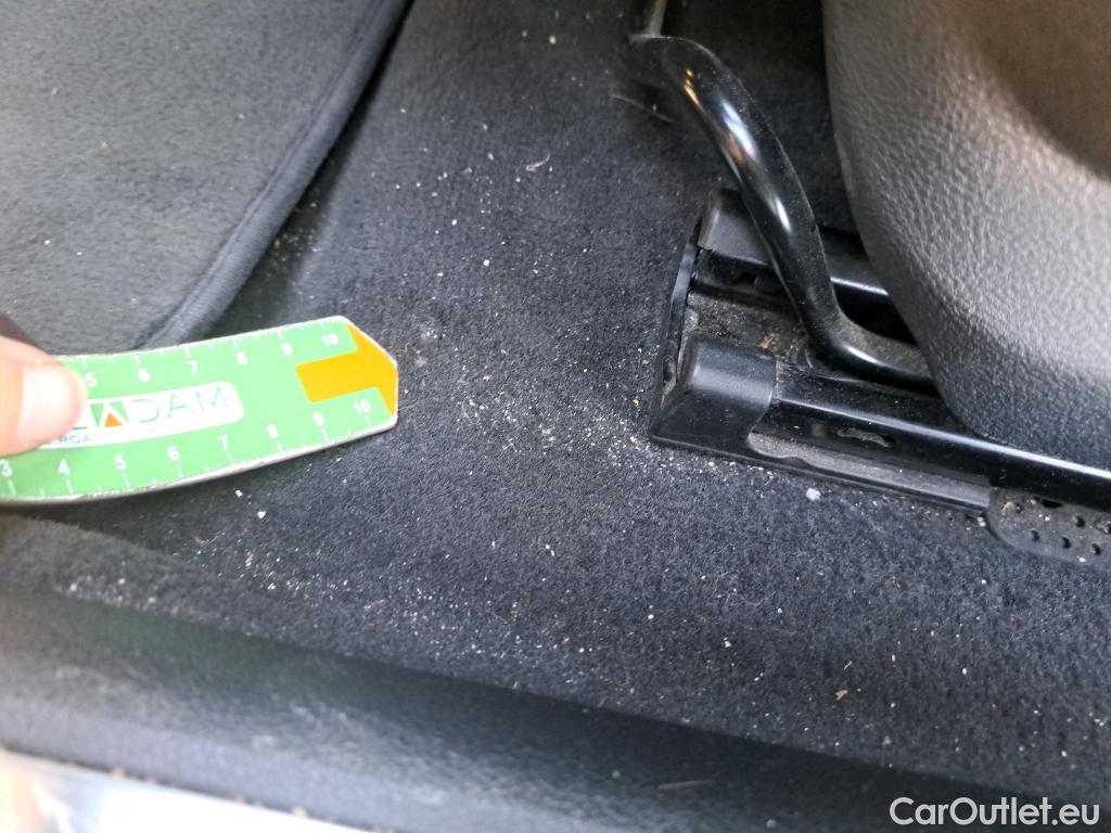  Bmw  Serie 1 BMW  / 2019 / 5P / berlina con portón 116d #21