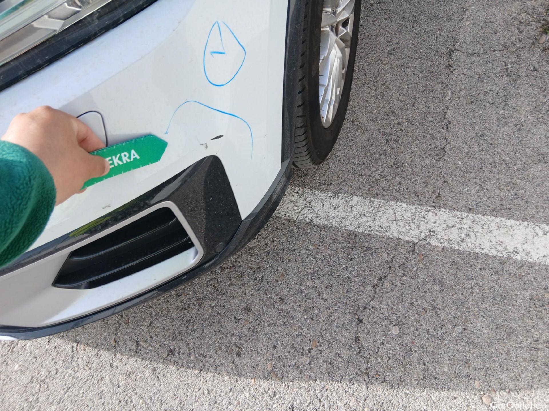  Audi  Q2 AUDI  / 2016 / 5P / todoterreno Design 30 TFSI 85kW (116CV) #3