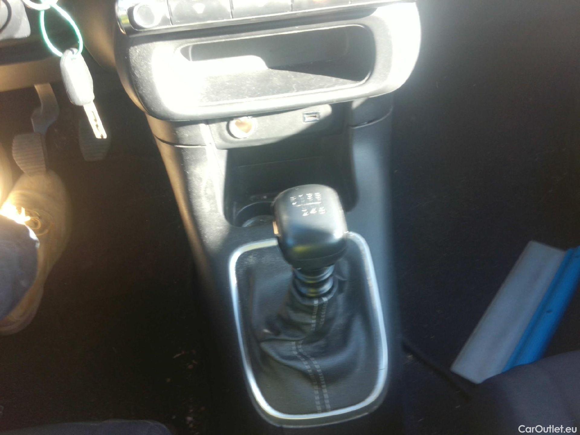  Citroen  C3 CITROEN  / 2020 / 5P / berlina con portón PureTech 81KW (110CV) S&S Feel Pack (AC2) #41