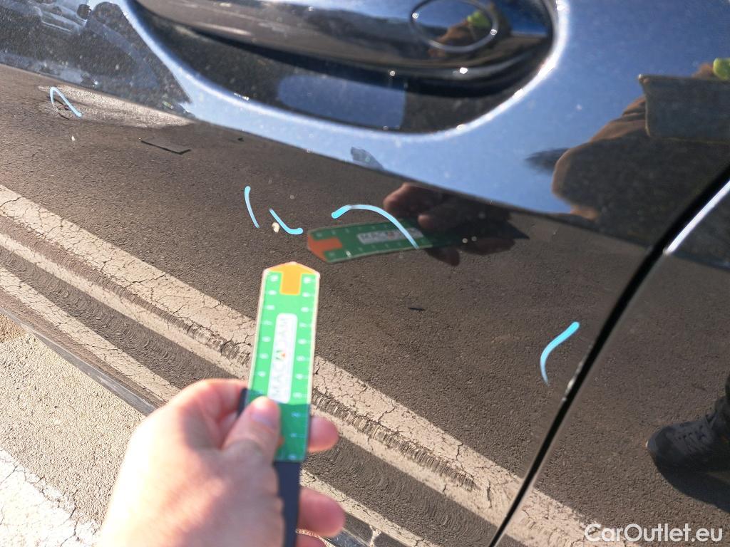  Bmw  Serie 1 BMW  / 2019 / 5P / berlina con portón 116d #20