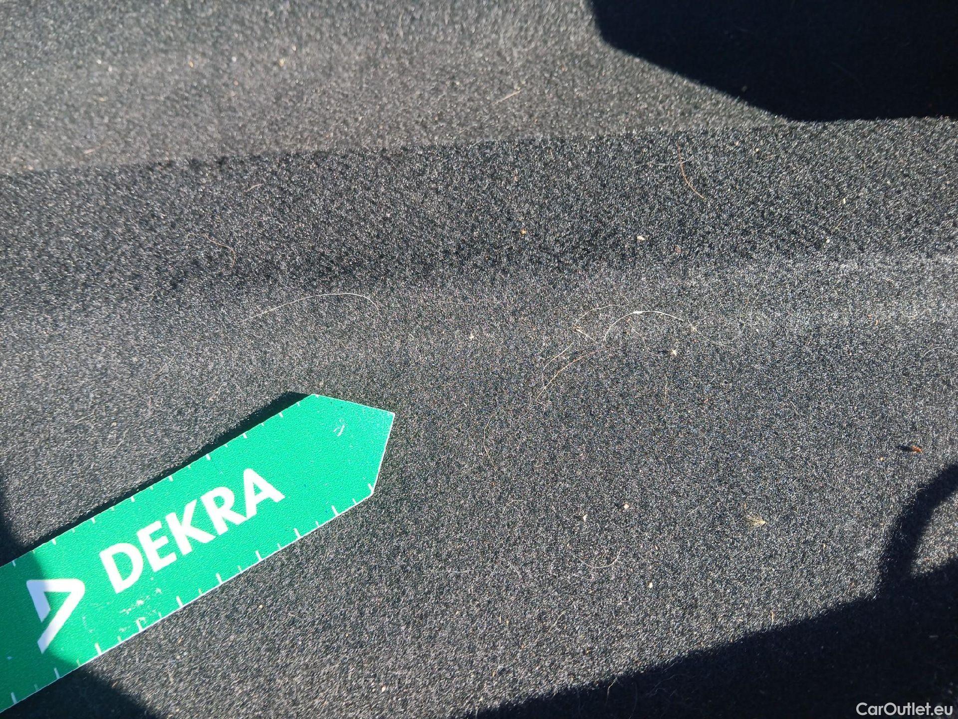  Citroen  C3 CITROEN  / 2020 / 5P / berlina con portón PureTech 81KW (110CV) S&S Feel Pack (AC2) #2