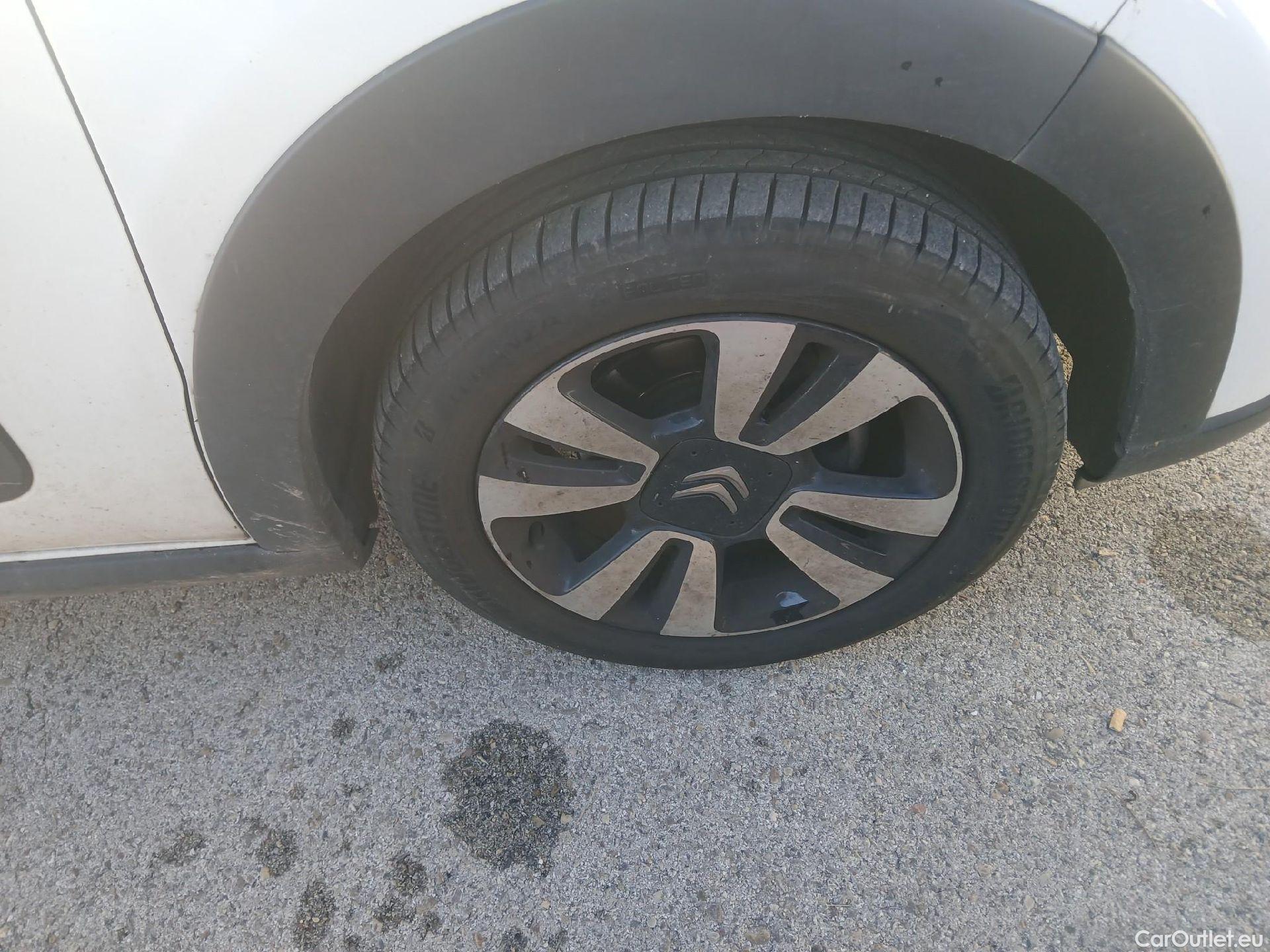  Citroen  C3 CITROEN  / 2020 / 5P / berlina con portón PureTech 81KW (110CV) S&S Feel Pack (AC2) #39