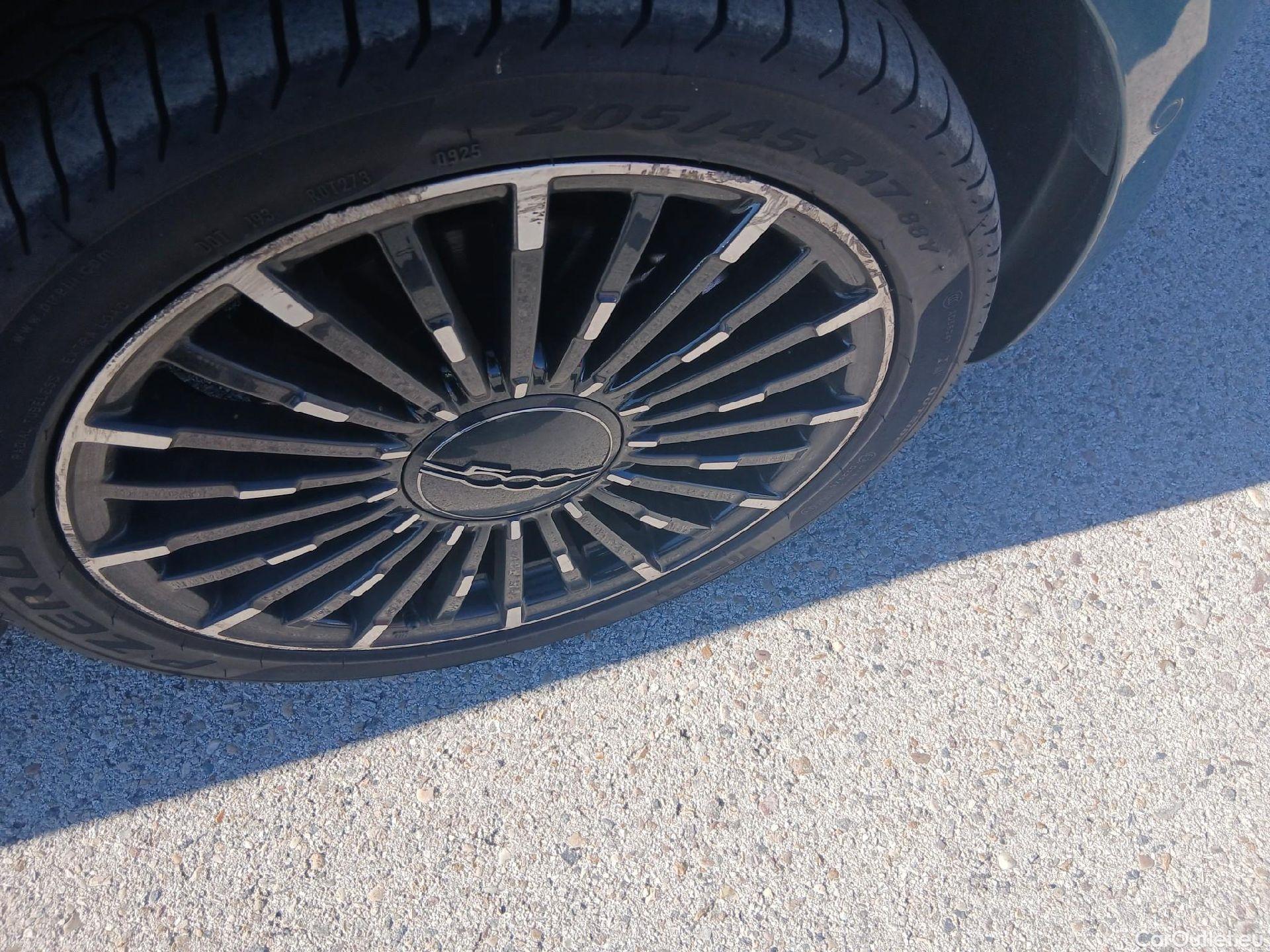  Fiat  500 FIAT  / 2020 / 3P / berlina con portón laPrima Hb 320km 85kW (118CV)(SL)(SP) #22