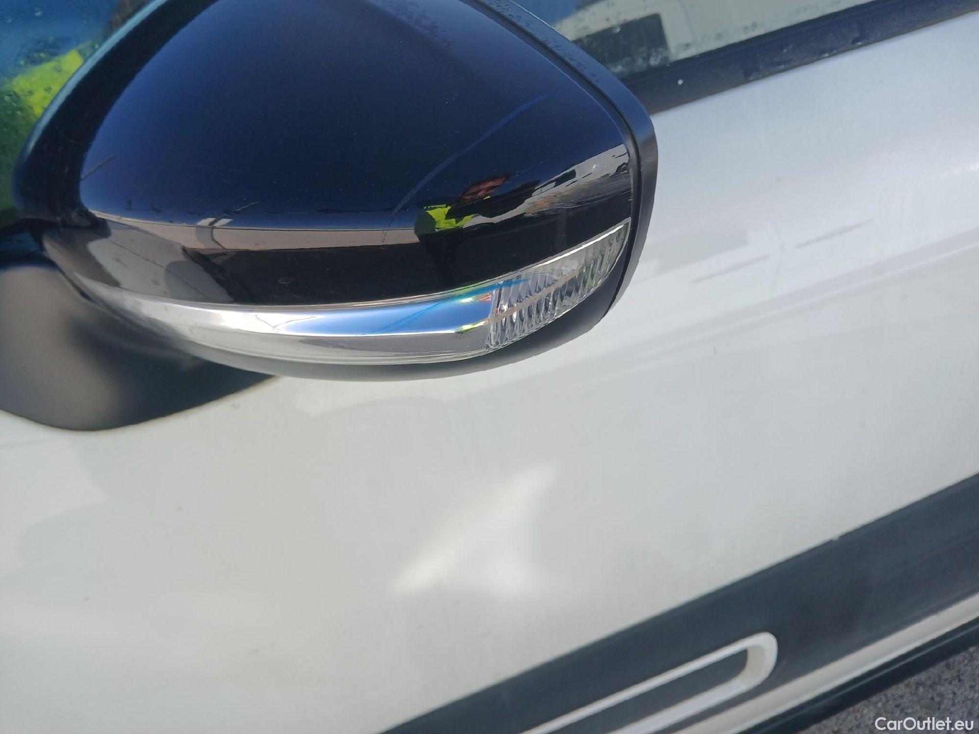  Citroen  C3 CITROEN  / 2020 / 5P / berlina con portón PureTech 81KW (110CV) S&S Feel Pack (AC2) #17