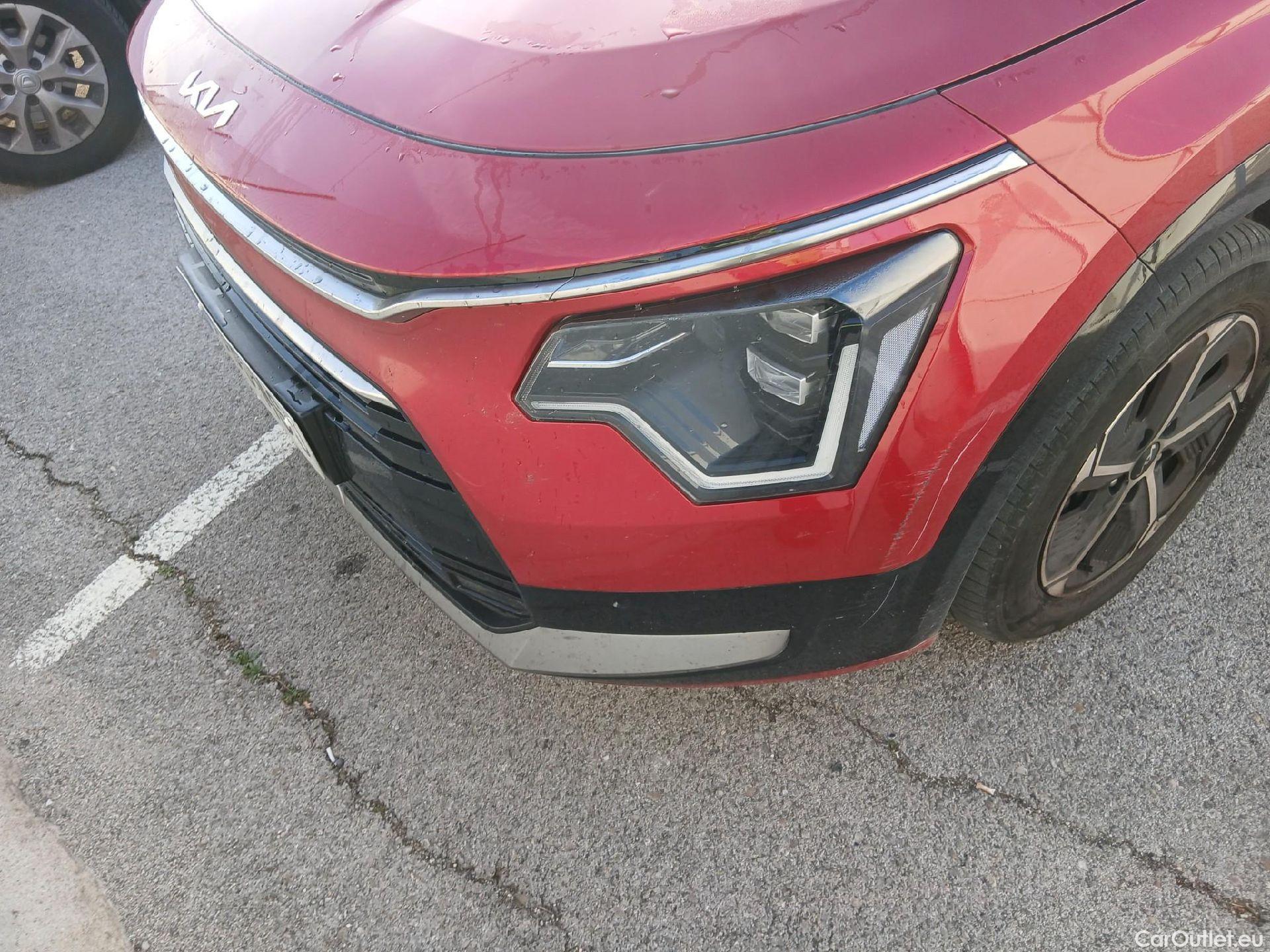  KIA  Niro KIA  / 2022 / 5P / crossover 1.6 GDi HEV 104kW (141CV) Drive #6