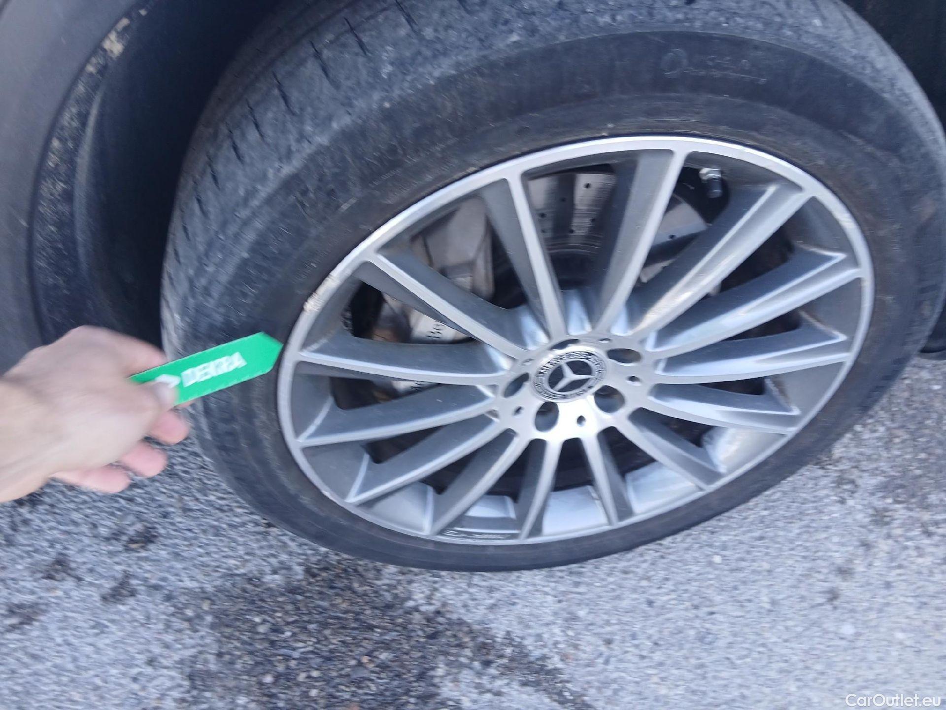  Mercedes  G-Klasee MERCEDES-BENZ Clase GLC / 2019 / 5P / todoterreno GLC 300 e 4MATIC #29