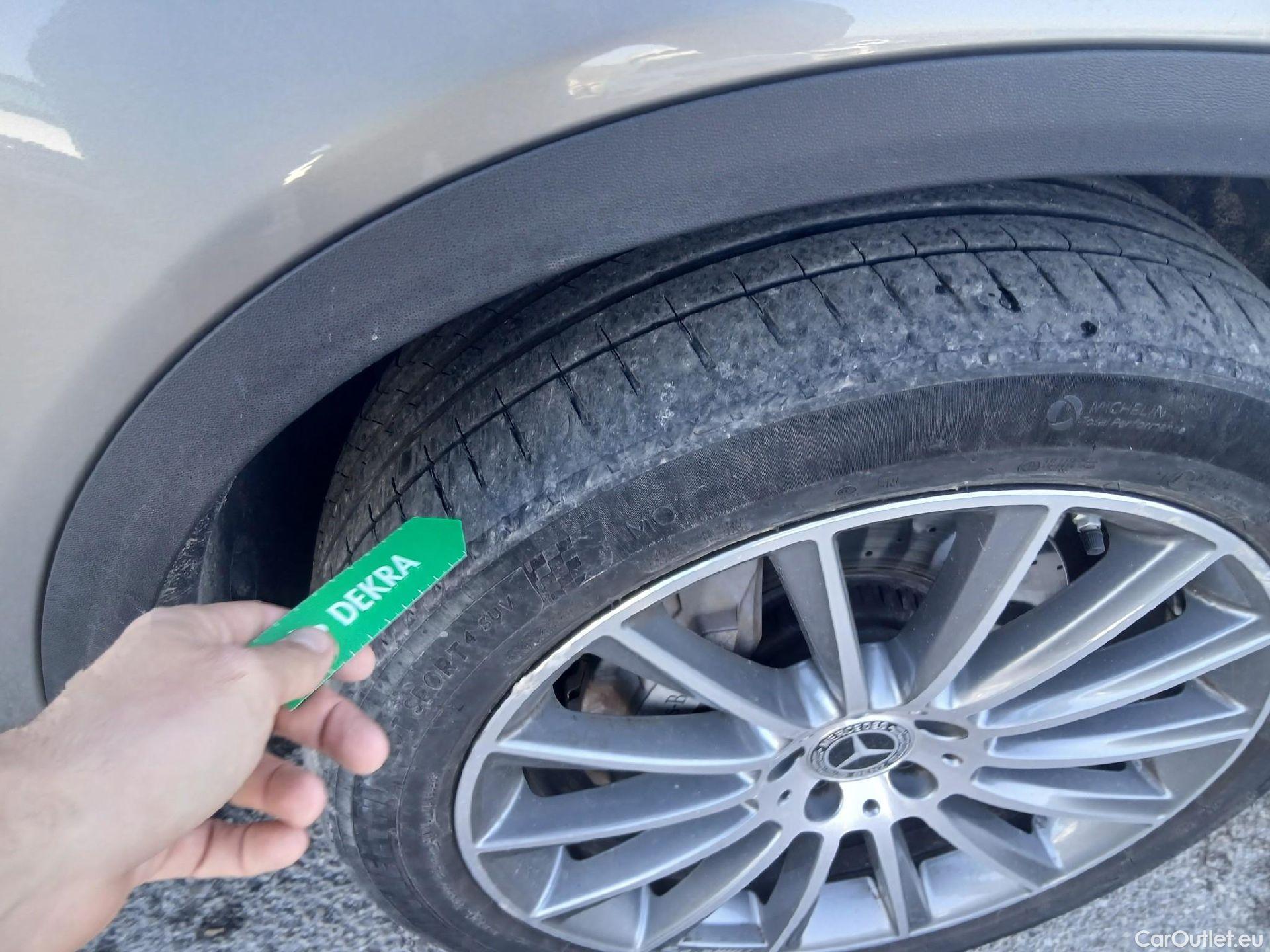  Mercedes  G-Klasee MERCEDES-BENZ Clase GLC / 2019 / 5P / todoterreno GLC 300 e 4MATIC #34