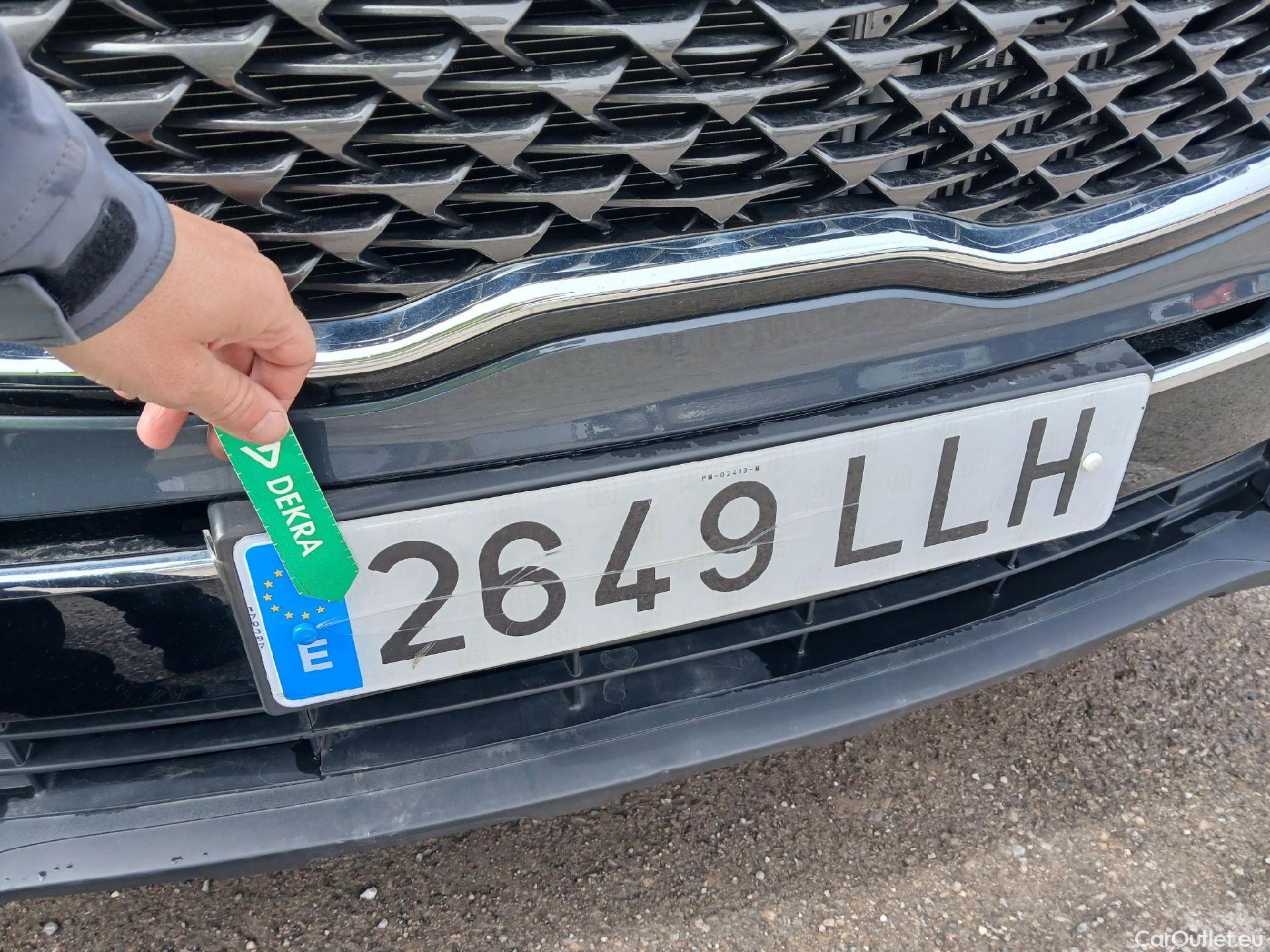  KIA  Sportage KIA  1.6MHEV Drive 100kW(136CV) 4x2(Crist Tintados)(CX) #2