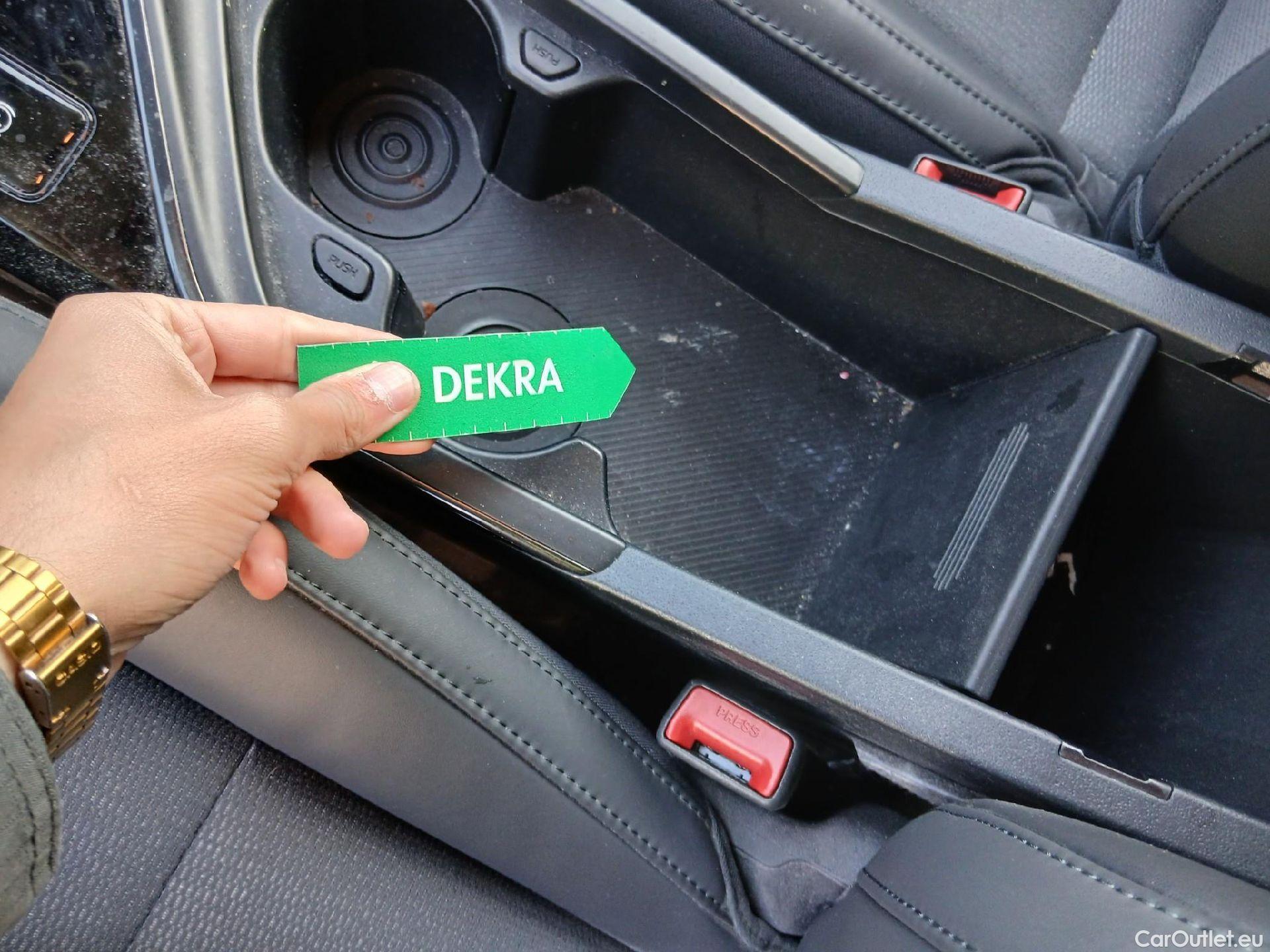  KIA  Niro KIA  / 2022 / 5P / crossover 1.6 GDi HEV 104kW (141CV) Drive #13