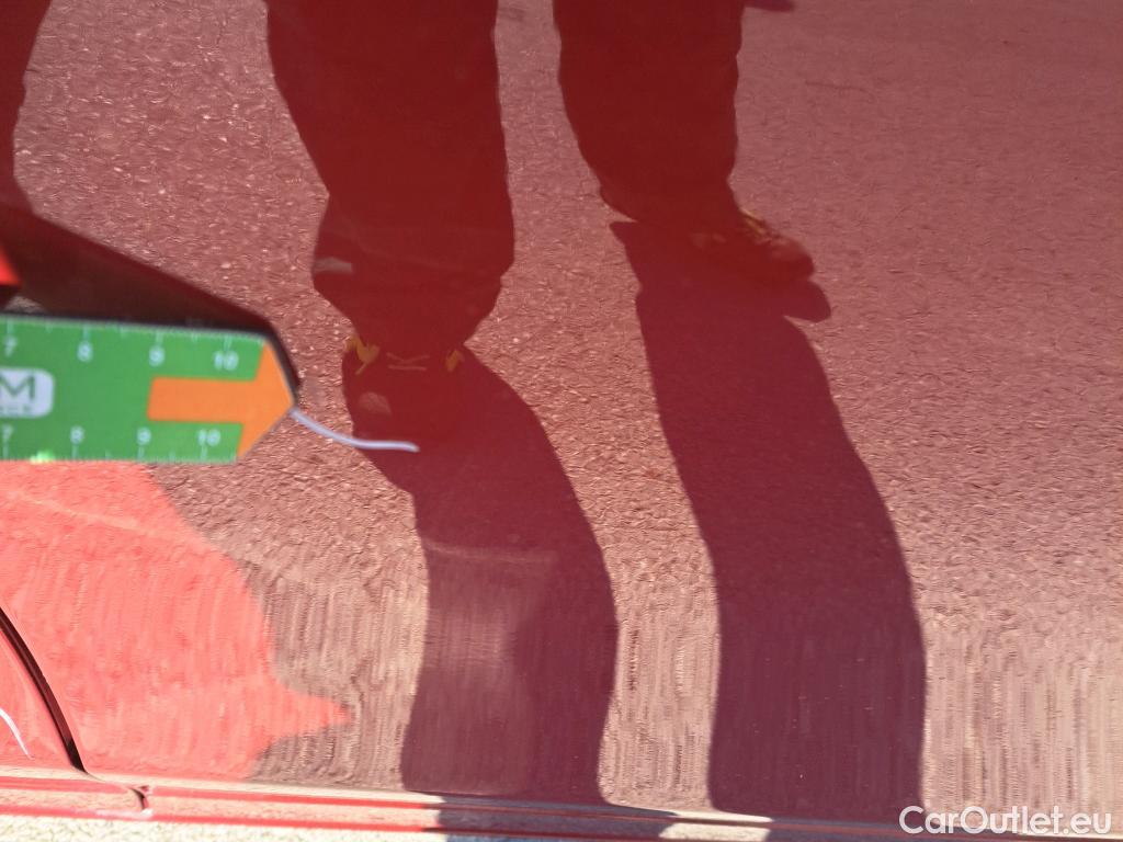  Mercedes  A-Klasse MERCEDES-BENZ Clase A / 2018 / 5P / berlina con portón A 180 #24