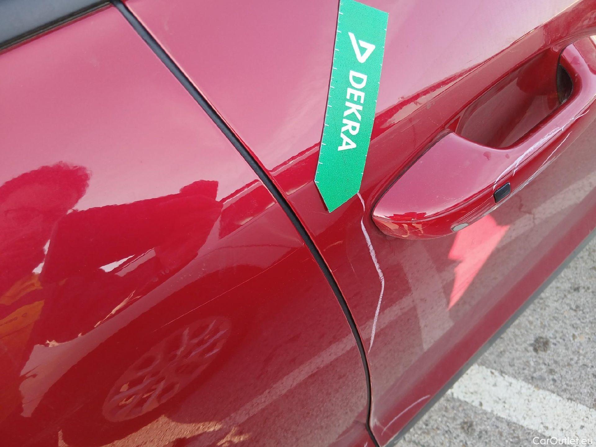  KIA  Niro KIA  / 2022 / 5P / crossover 1.6 GDi HEV 104kW (141CV) Drive #40