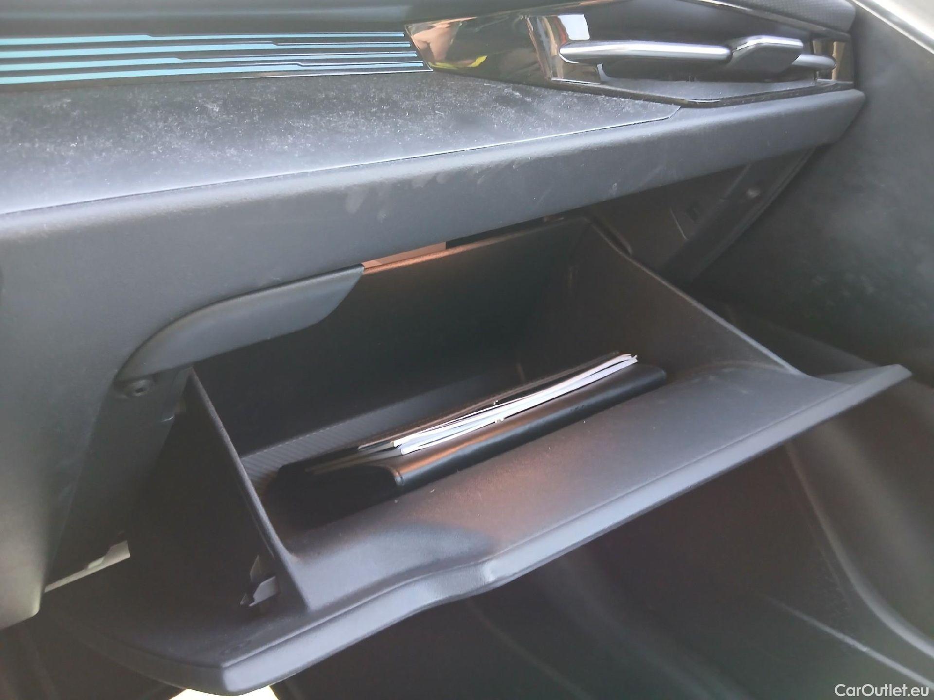  KIA  Niro KIA  / 2022 / 5P / crossover 1.6 GDi HEV 104kW (141CV) Drive #1