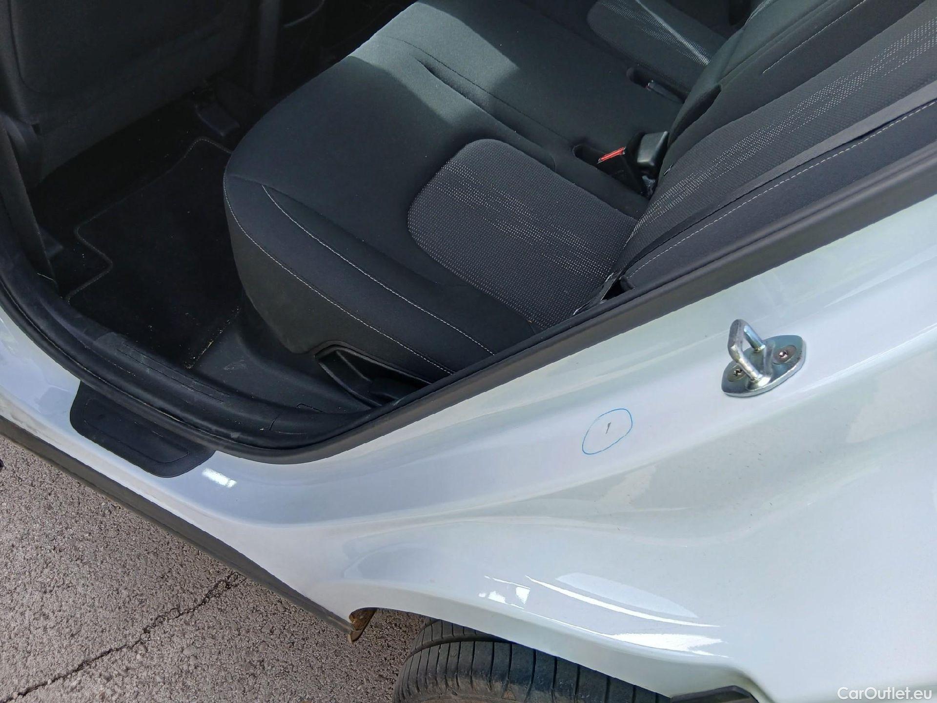  KIA  Sportage KIA  / 2022 / 5P / todoterreno 1.6 T-GDi HEV 171kW (230CV) Drive 4X2 #9