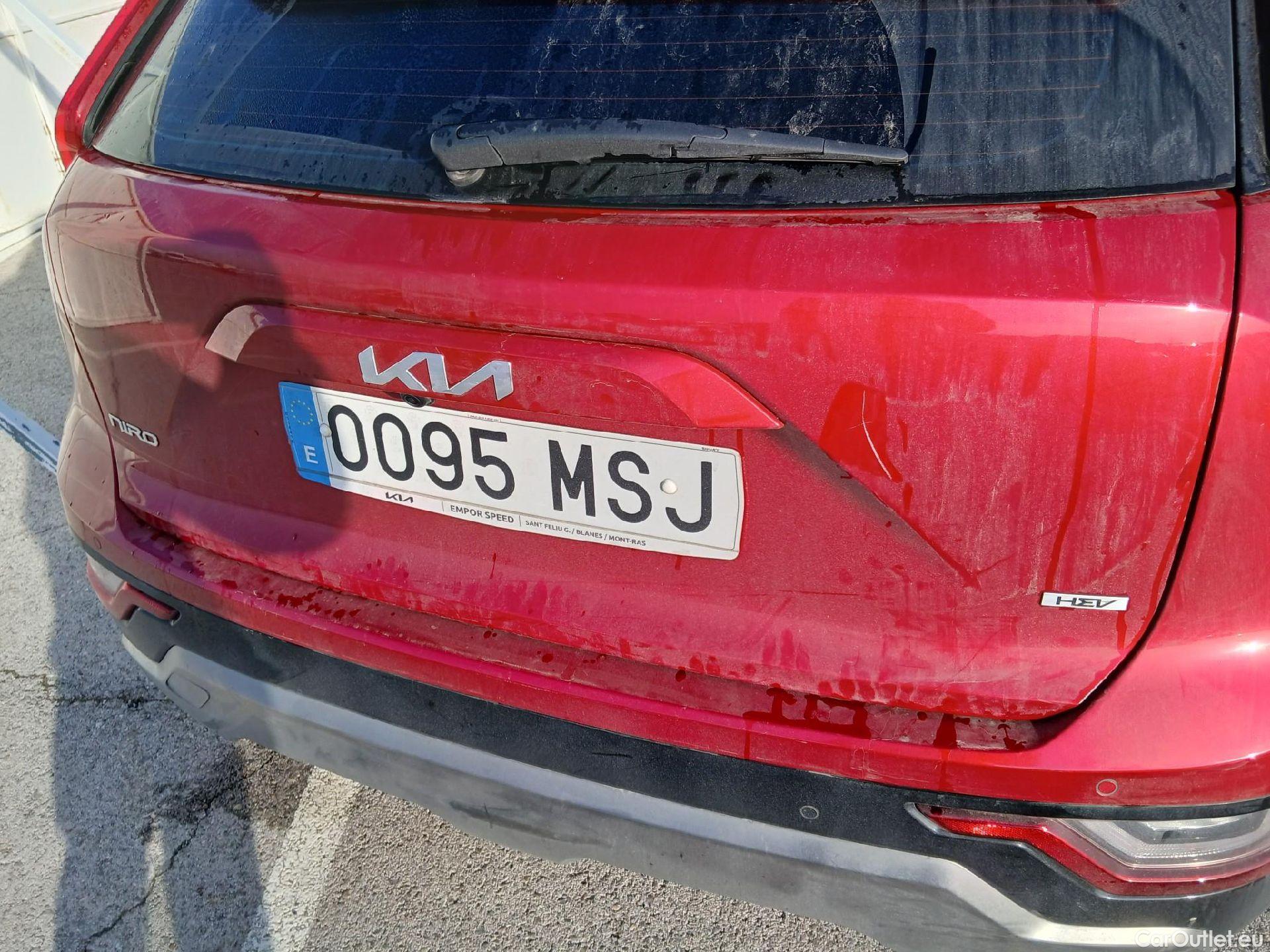  KIA  Niro KIA  / 2022 / 5P / crossover 1.6 GDi HEV 104kW (141CV) Drive #29