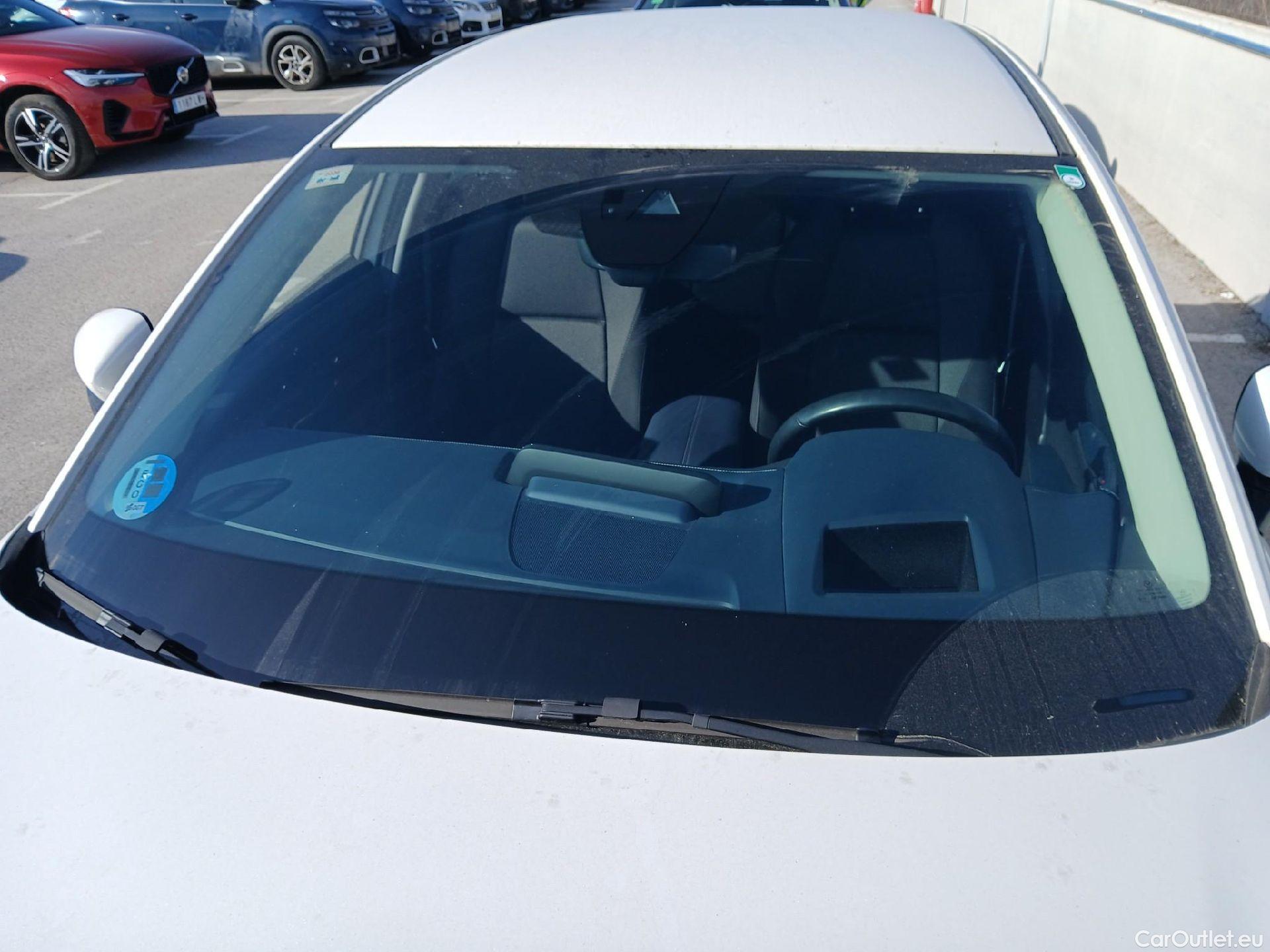  Mazda  CX-30 MAZDA  / 2019 / 5P / todoterreno SKYACTIV-G 2.0 90 kW 2WD AT Evolution #8