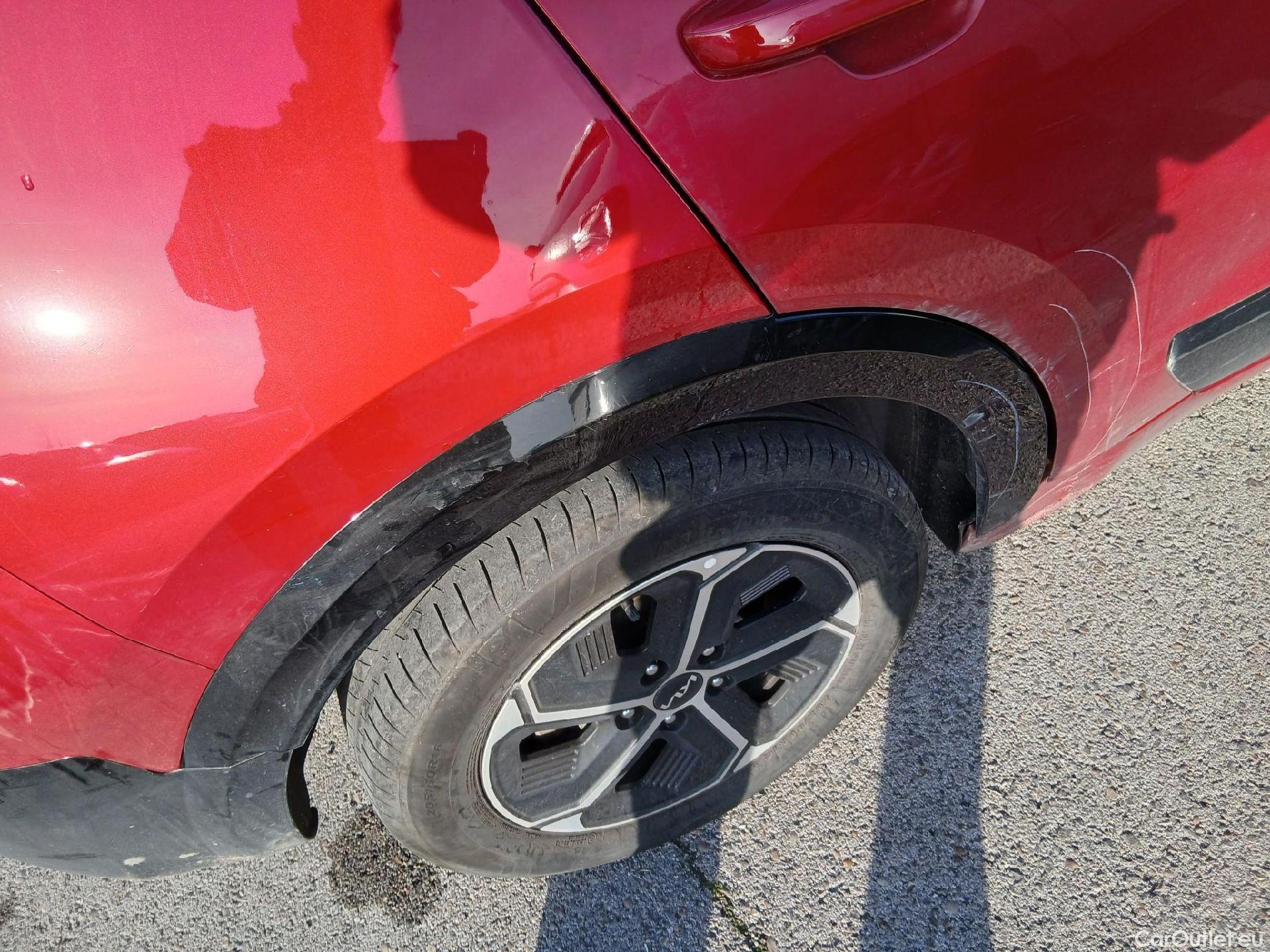  KIA  Niro KIA  / 2022 / 5P / crossover 1.6 GDi HEV 104kW (141CV) Drive #32