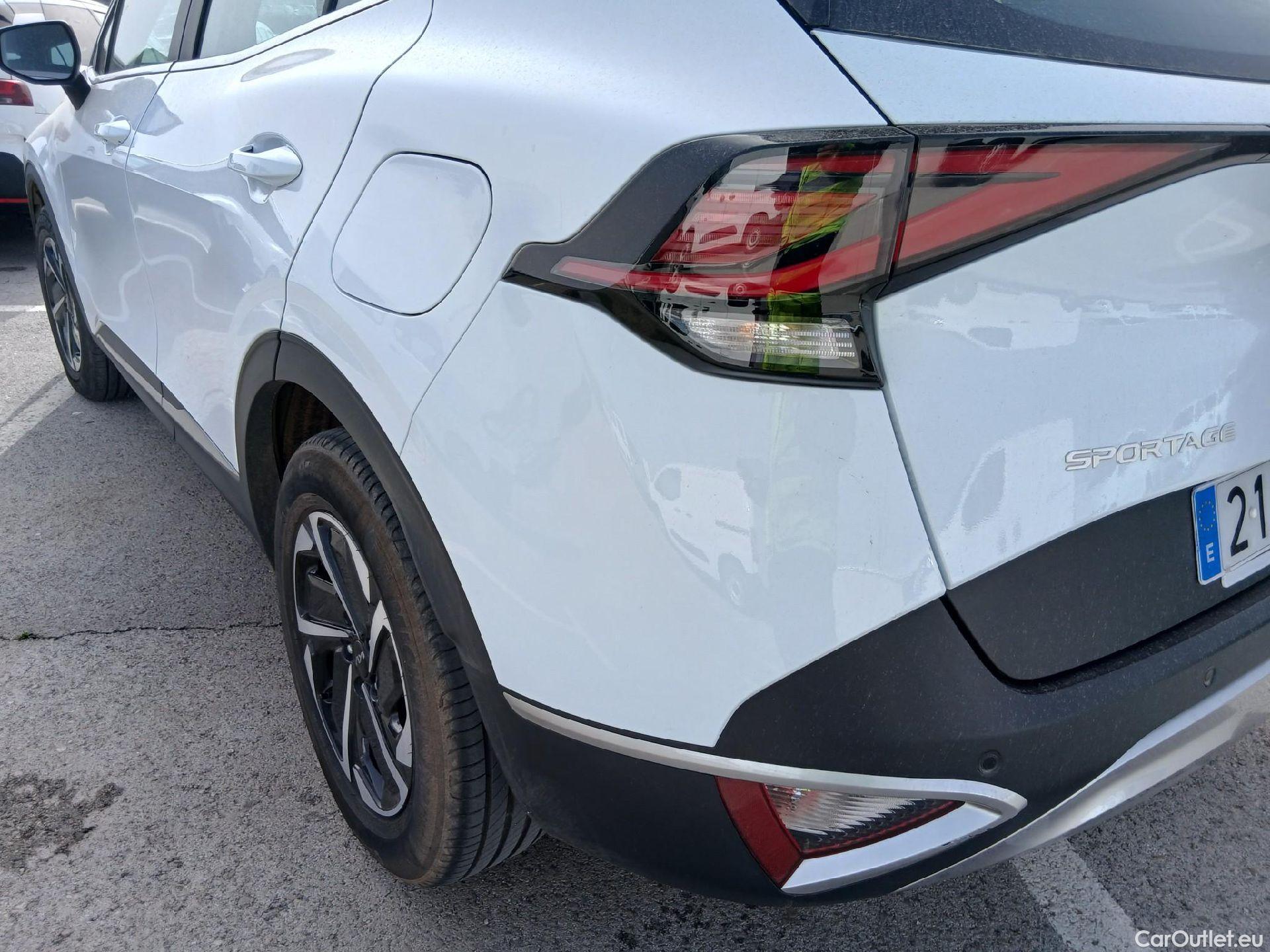  KIA  Sportage KIA  / 2022 / 5P / todoterreno 1.6 T-GDi HEV 171kW (230CV) Drive 4X2 #15