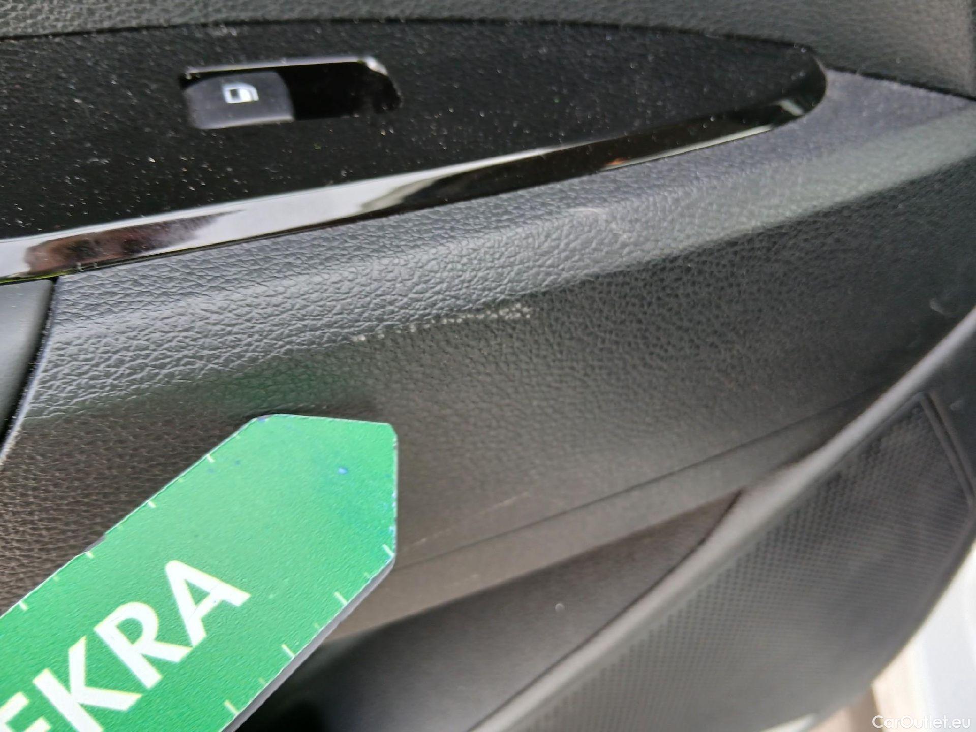  KIA  Sportage KIA  / 2022 / 5P / todoterreno 1.6 T-GDi HEV 171kW (230CV) Drive 4X2 #12