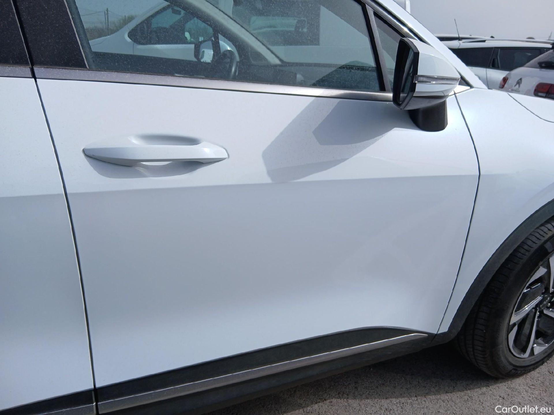  KIA  Sportage KIA  / 2022 / 5P / todoterreno 1.6 T-GDi HEV 171kW (230CV) Drive 4X2 #30