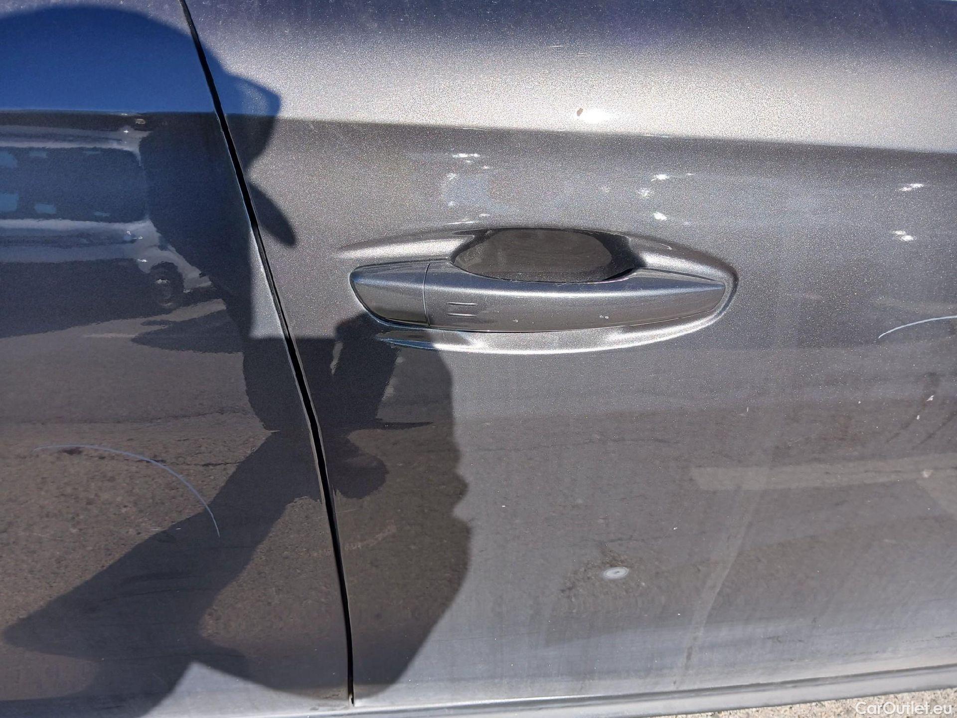  Peugeot  508 PEUGEOT  / 2018 / 5P / berlina con portón 5P Business Line BlueHDi 130 EAT8 (AC) #28