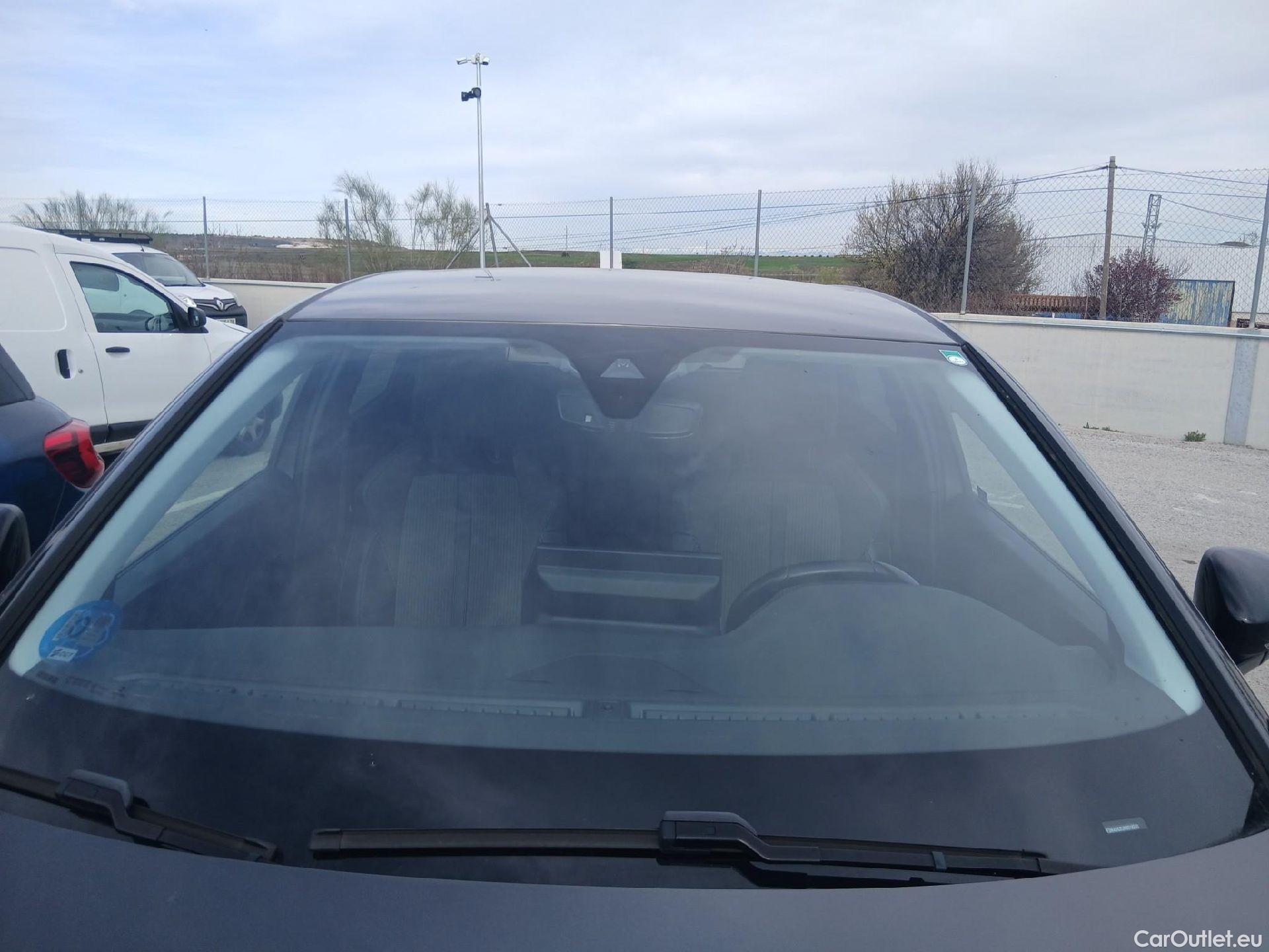  Peugeot  3008 PEUGEOT  Hybrid / 2020 / 5P / todoterreno 225 e-EAT8 Allure (AC2) #17