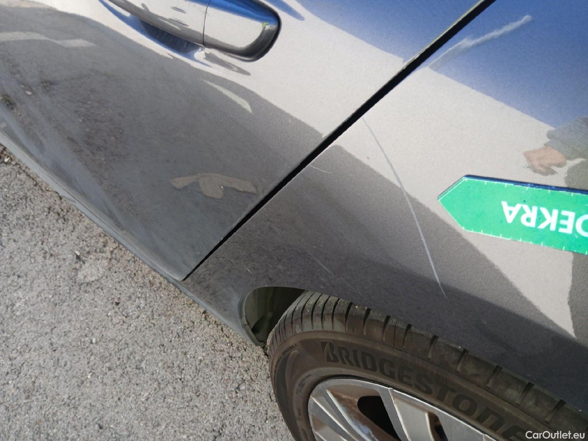  Peugeot  508 PEUGEOT  / 2018 / 5P / berlina con portón 5P Business Line BlueHDi 130 EAT8 (AC) #15